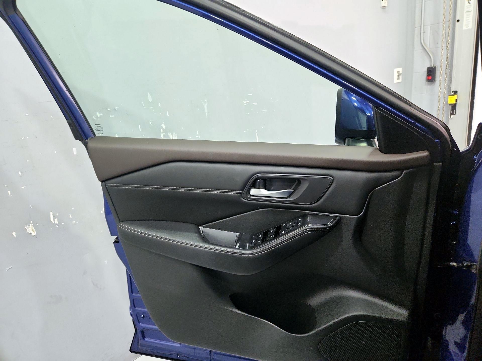 Thumbnail: 2022 Nissan Rogue - 12