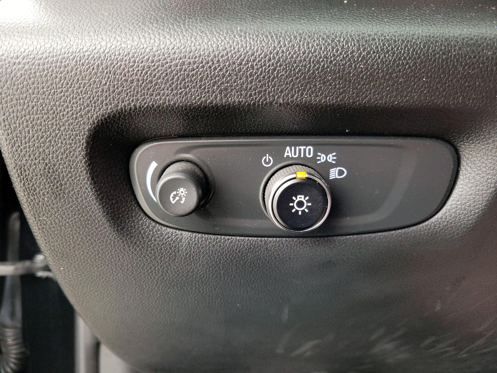 Thumbnail: 2023 Chevrolet Traverse - 13