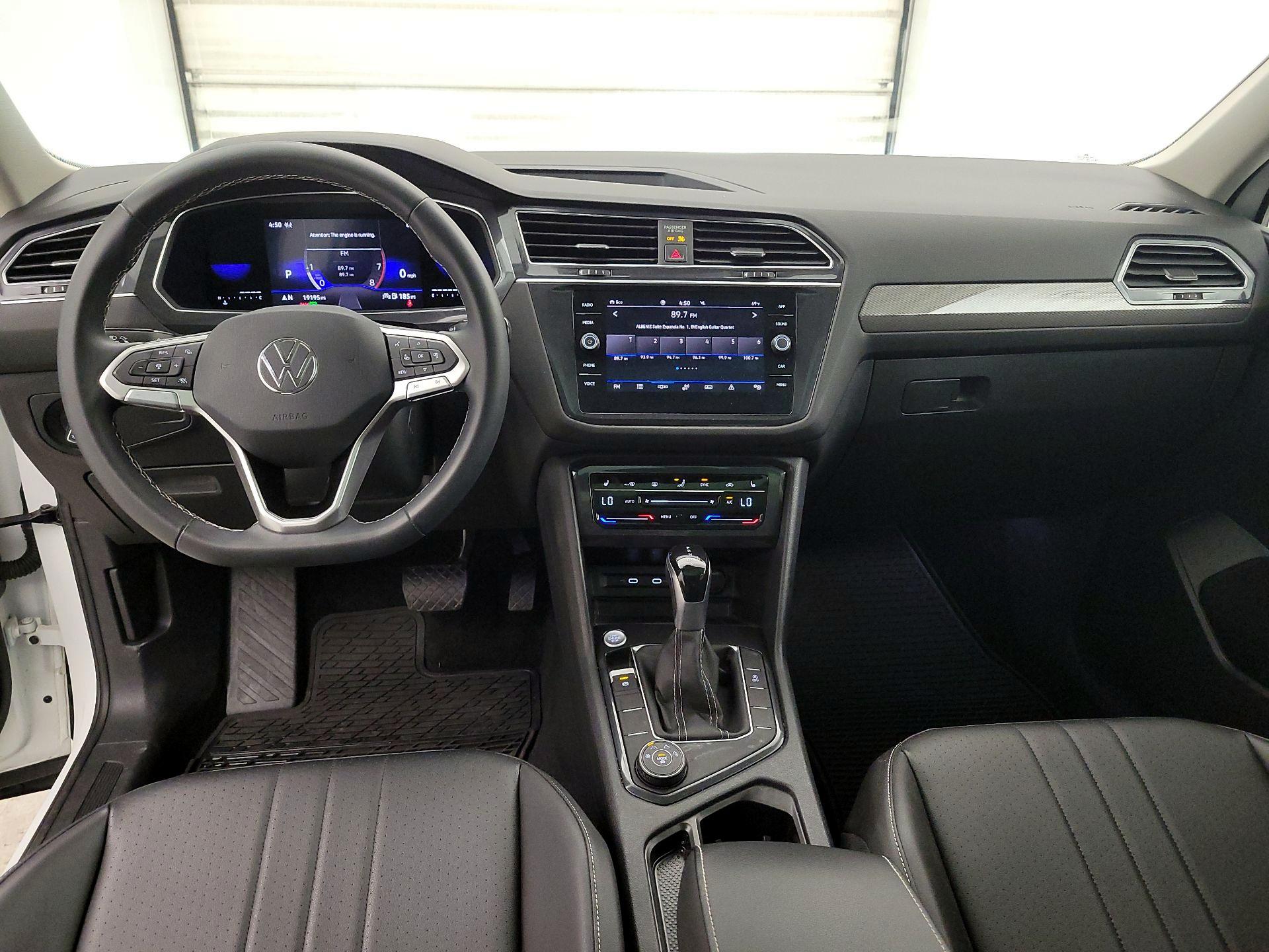 Thumbnail: 2022 Volkswagen Tiguan - 9