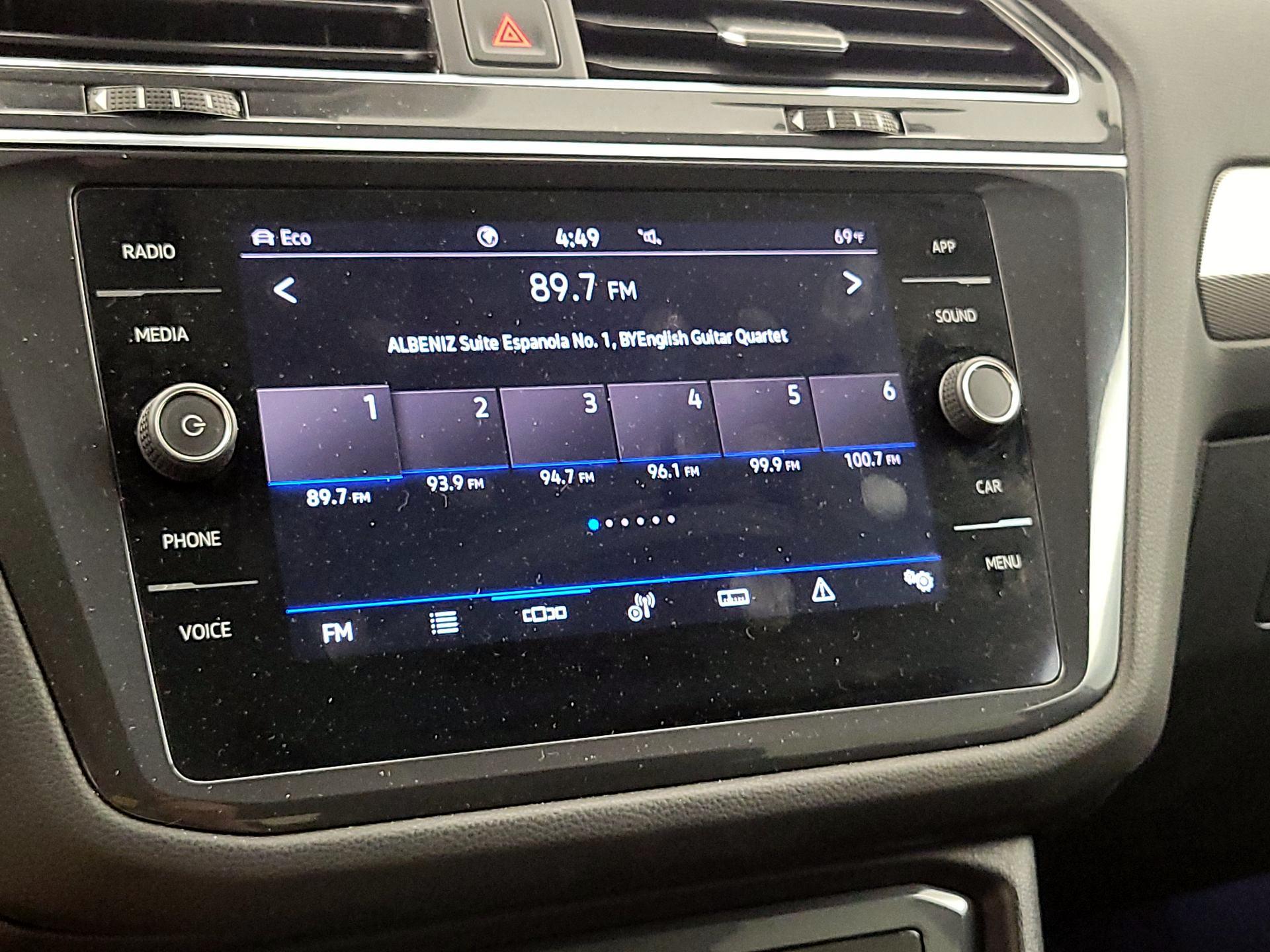 Thumbnail: 2022 Volkswagen Tiguan - 15