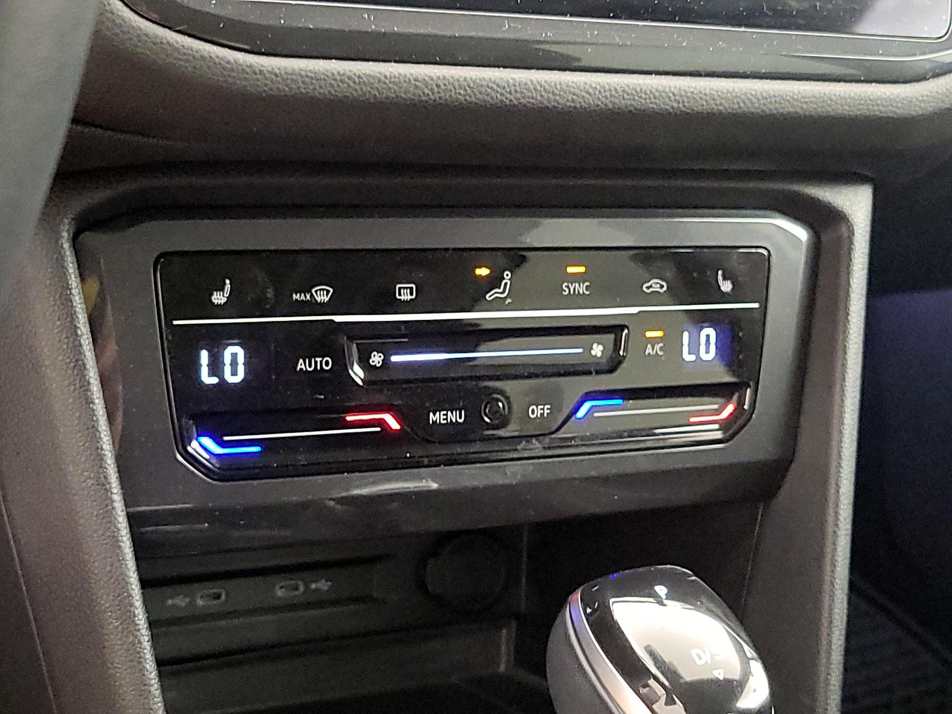 Thumbnail: 2022 Volkswagen Tiguan - 16