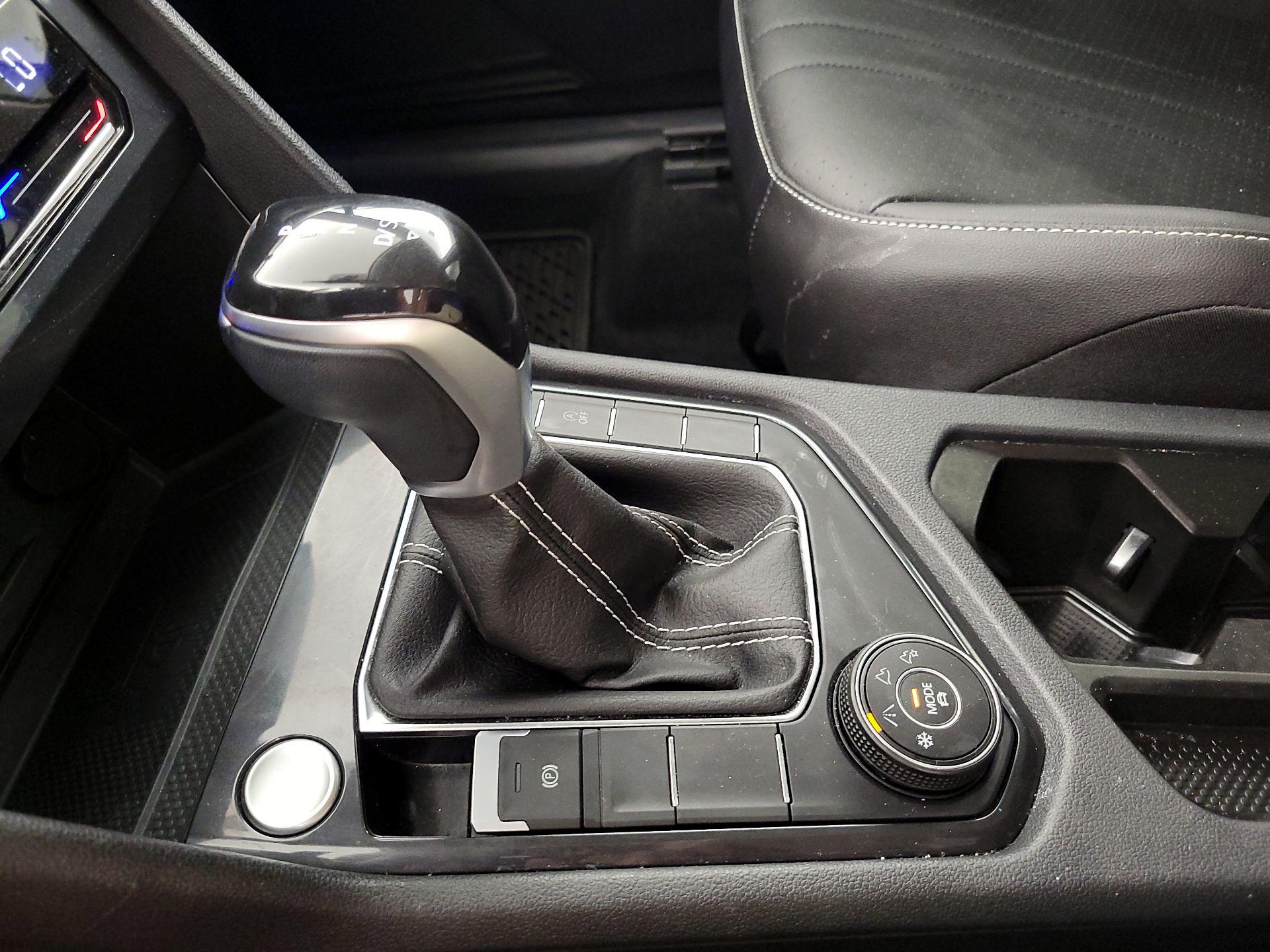 Thumbnail: 2022 Volkswagen Tiguan - 17