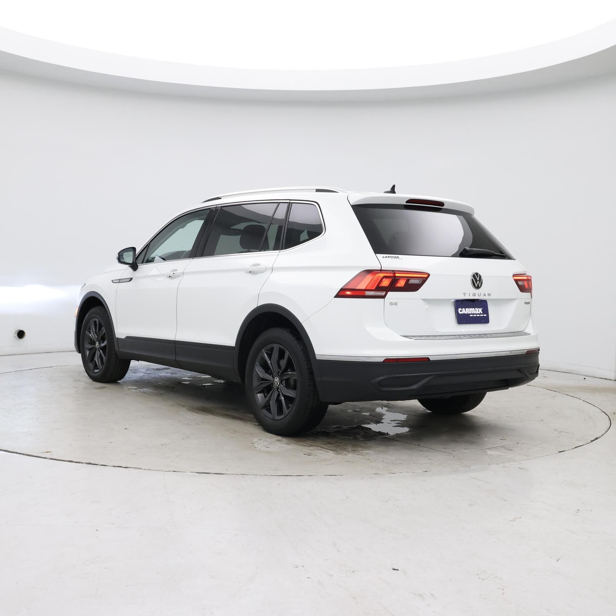 Thumbnail: 2022 Volkswagen Tiguan - 2