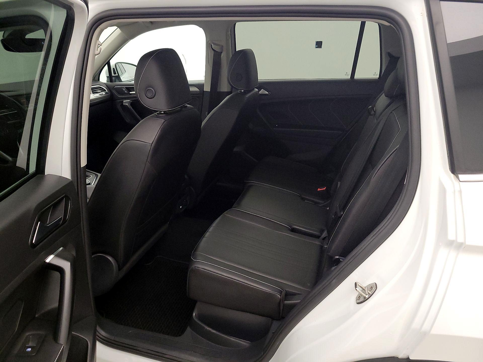 Thumbnail: 2022 Volkswagen Tiguan - 20