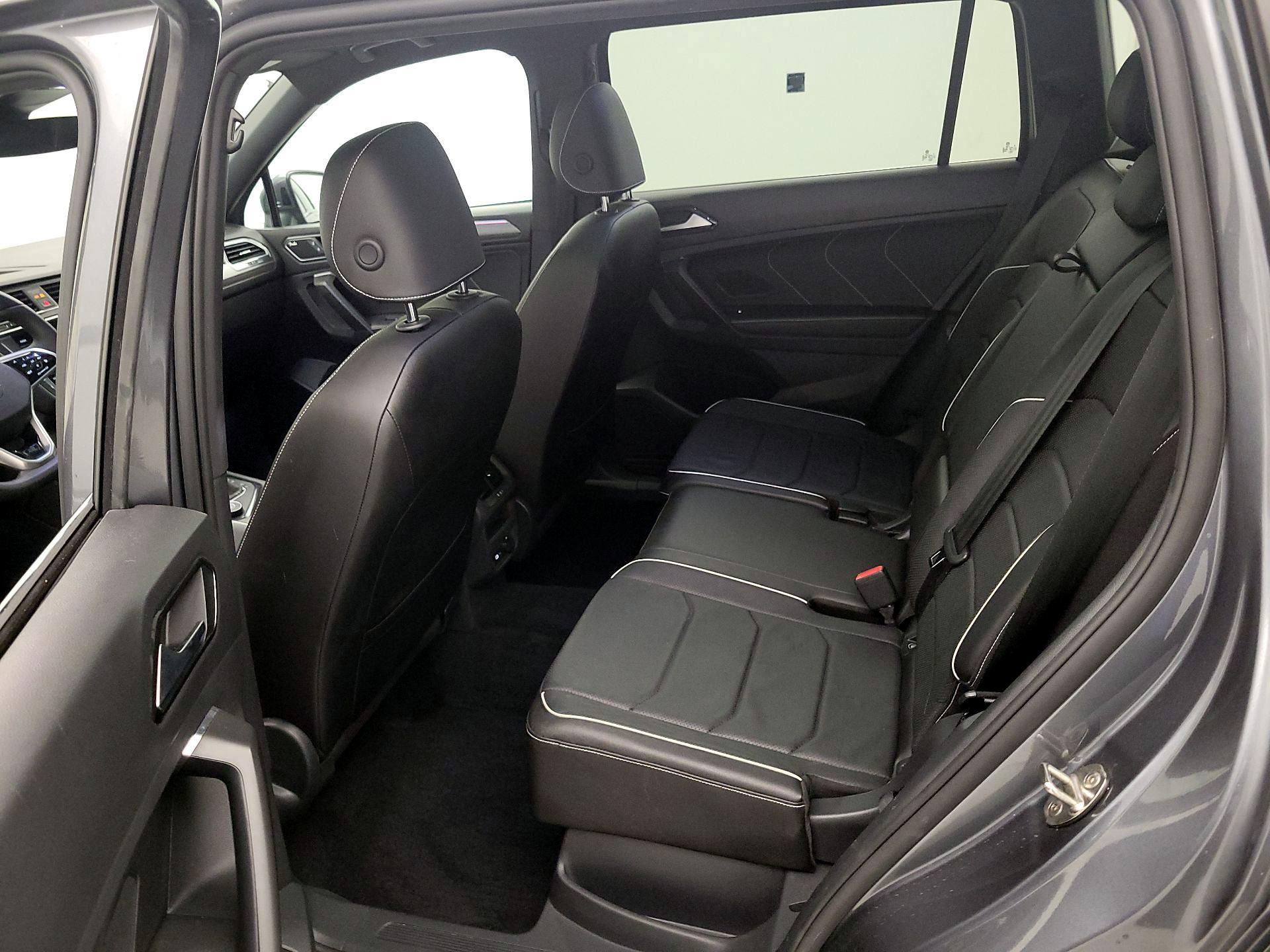 Thumbnail: 2022 Volkswagen Tiguan - 20