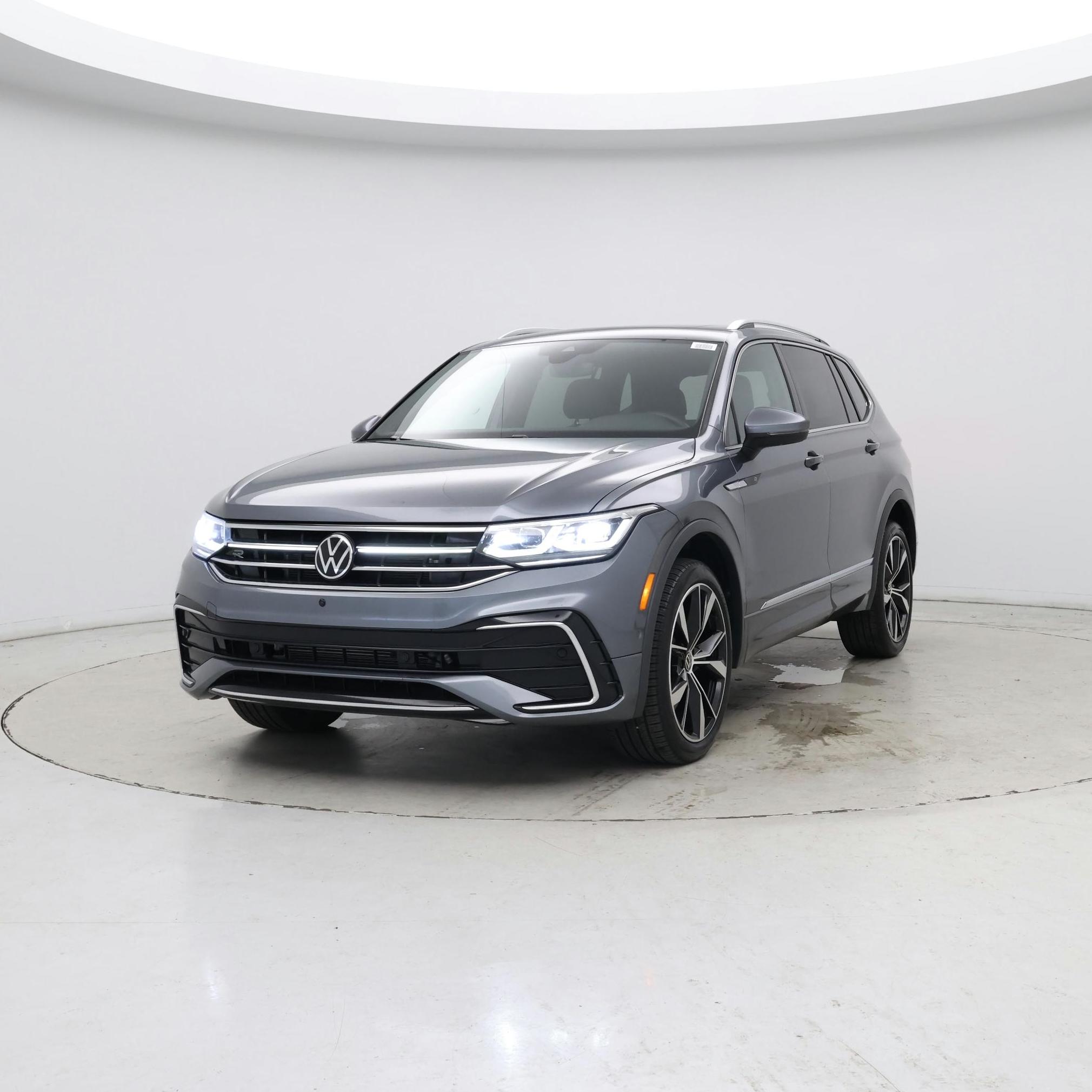 Thumbnail: 2022 Volkswagen Tiguan - 4