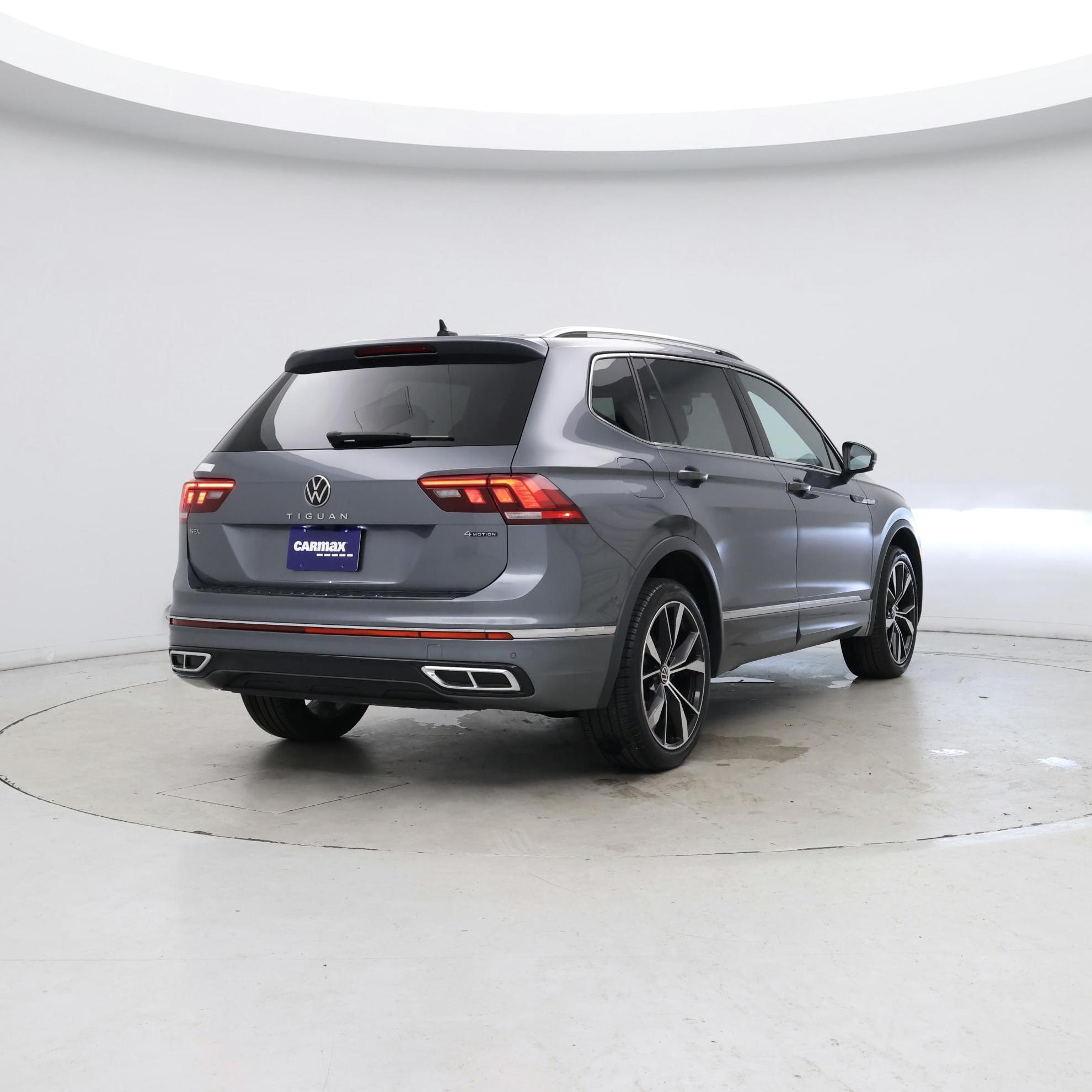 Thumbnail: 2022 Volkswagen Tiguan - 8