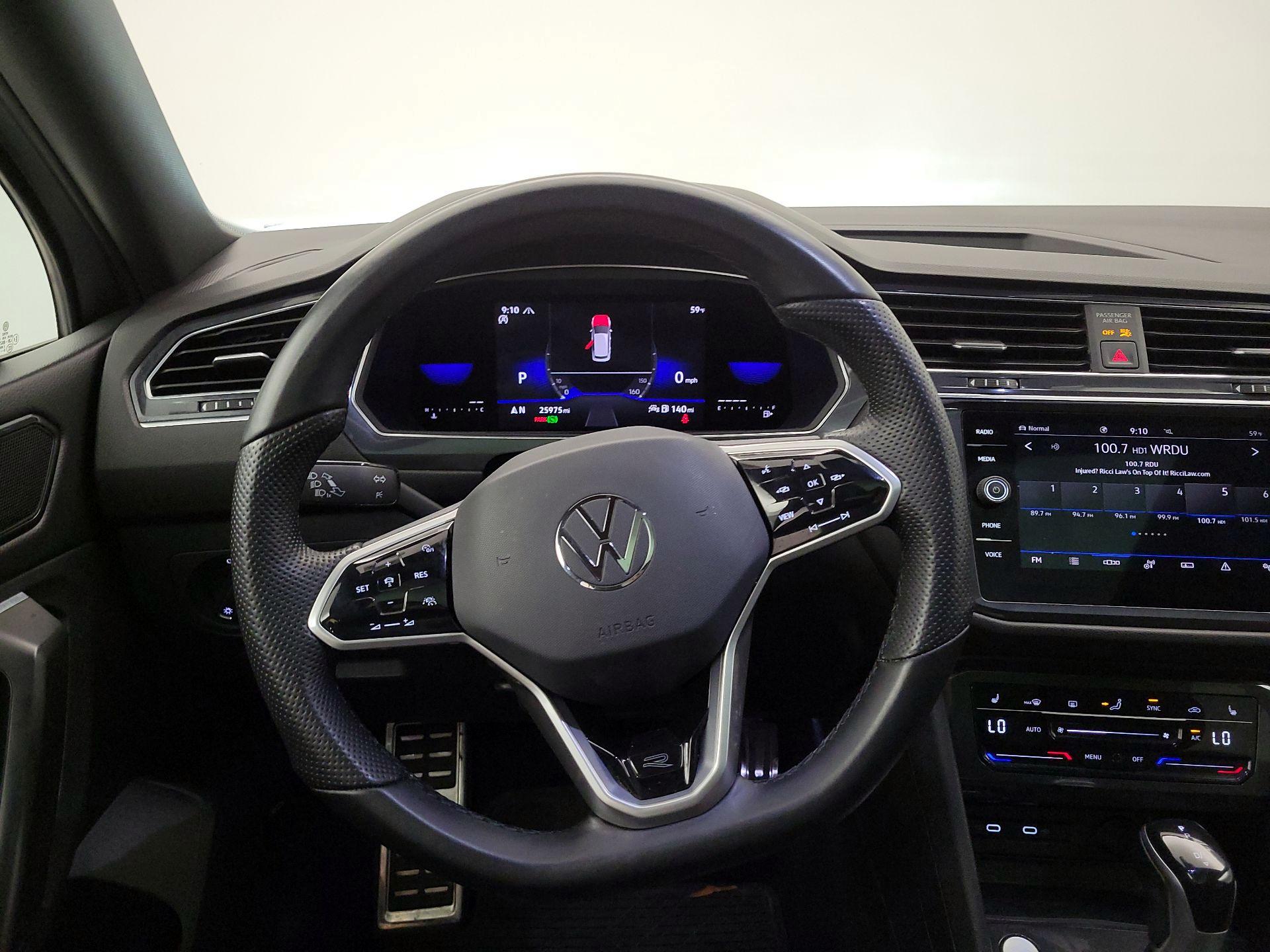 Thumbnail: 2023 Volkswagen Tiguan - 10