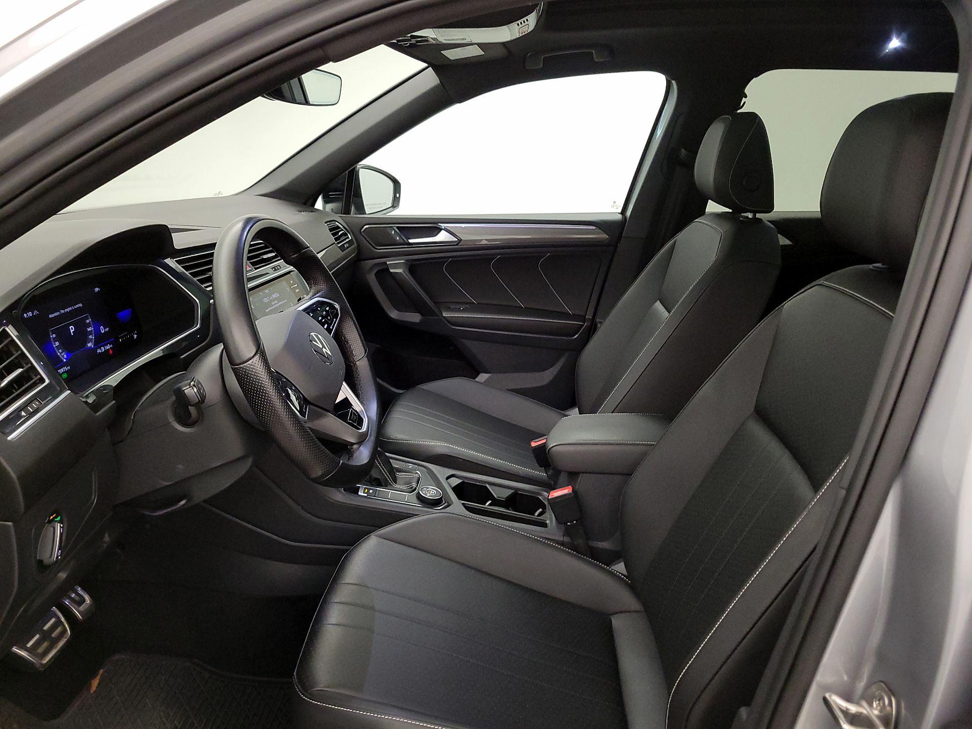 Thumbnail: 2023 Volkswagen Tiguan - 11