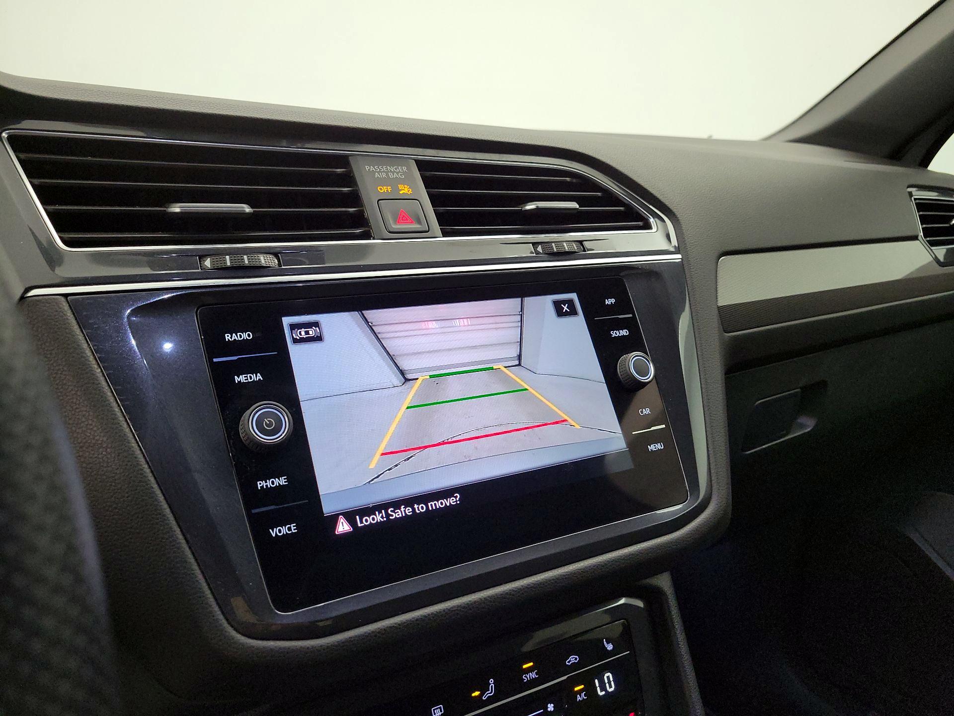 Thumbnail: 2023 Volkswagen Tiguan - 14