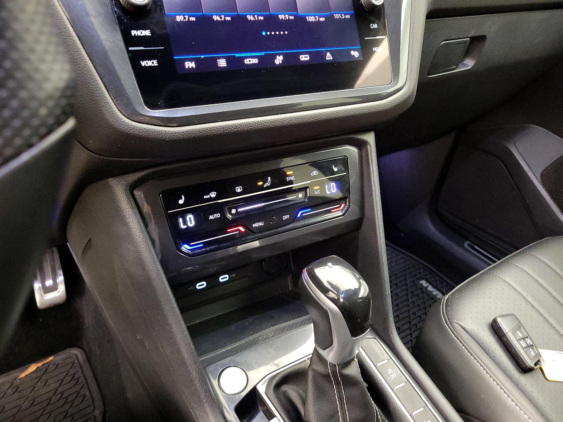 Thumbnail: 2023 Volkswagen Tiguan - 16