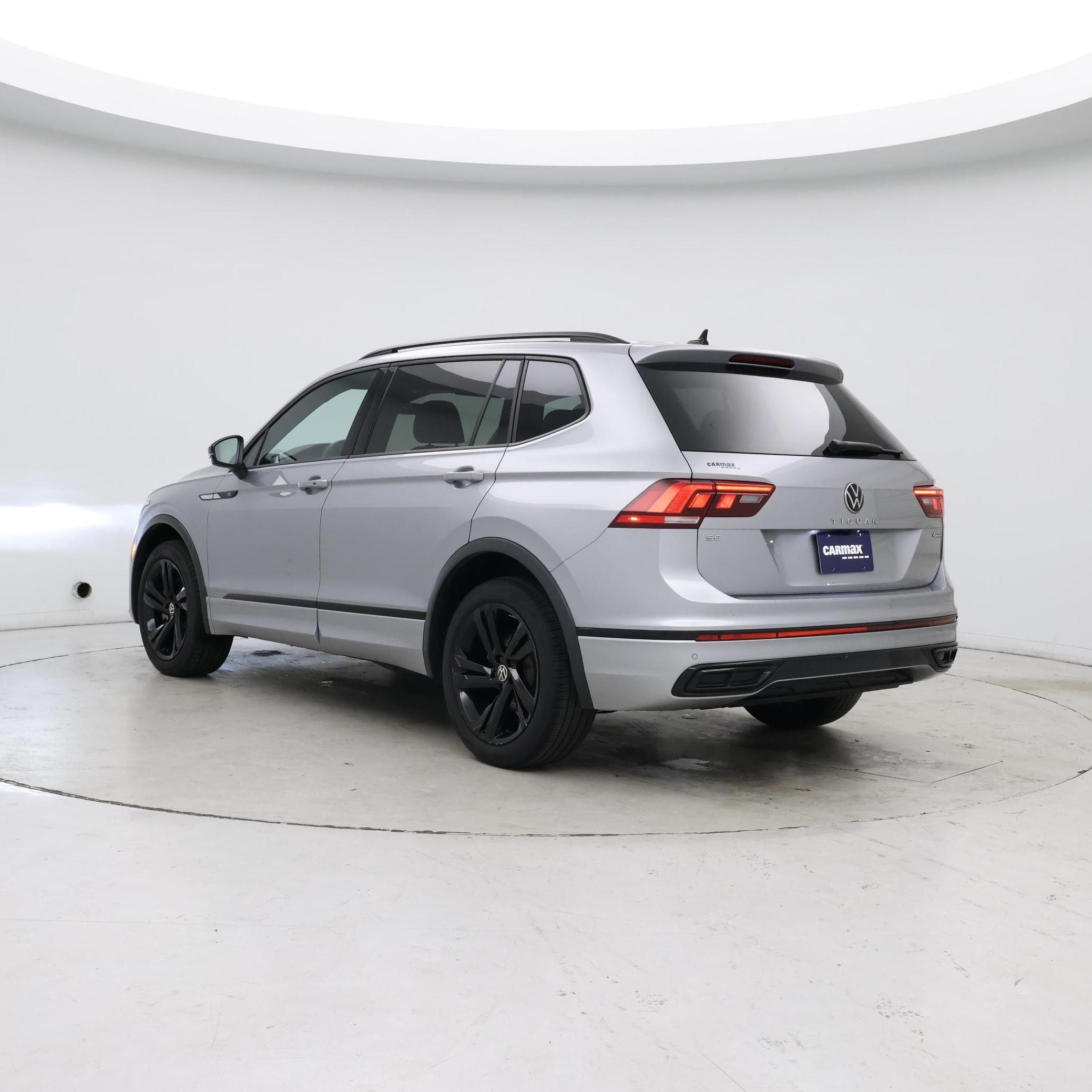 Thumbnail: 2023 Volkswagen Tiguan - 2