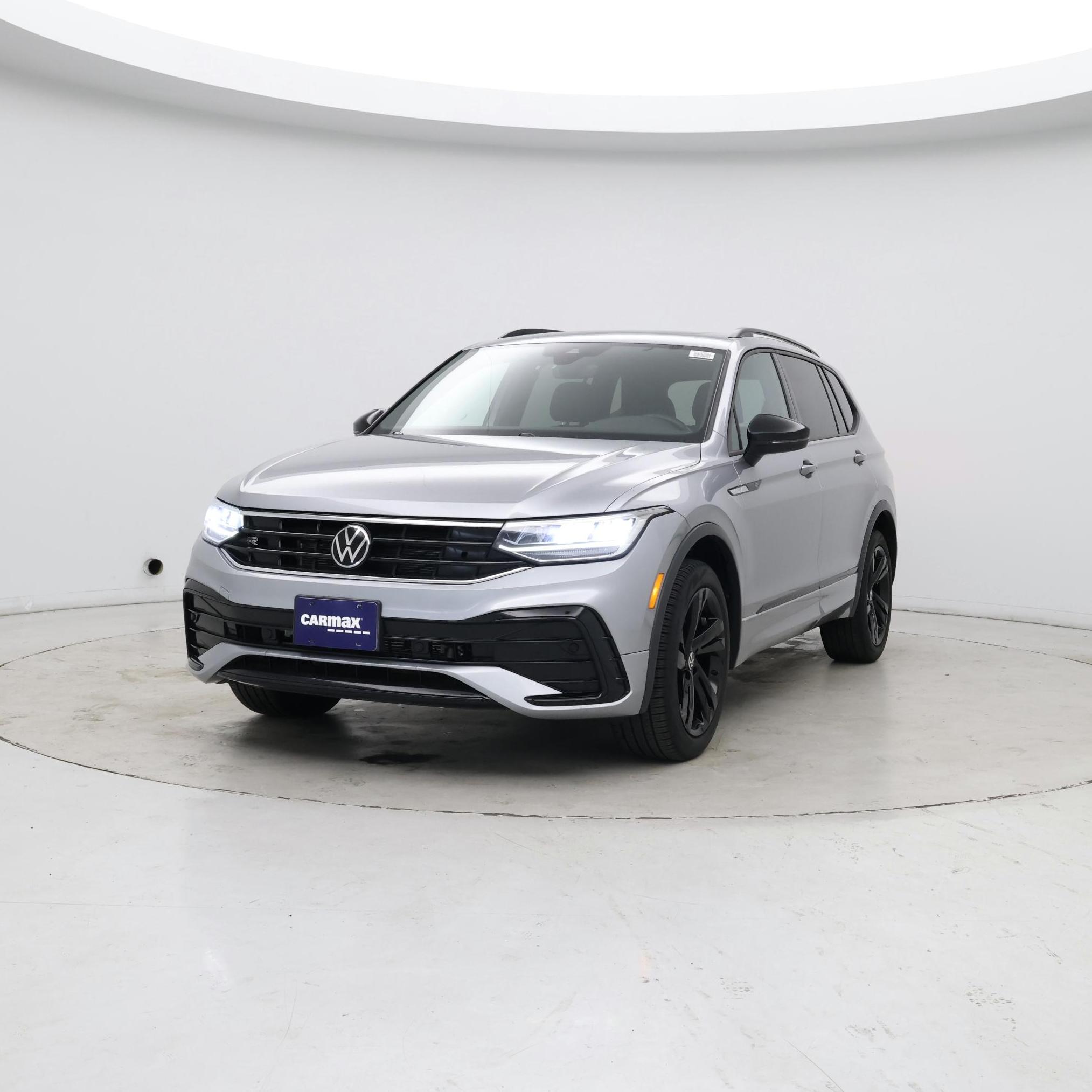 Thumbnail: 2023 Volkswagen Tiguan - 4