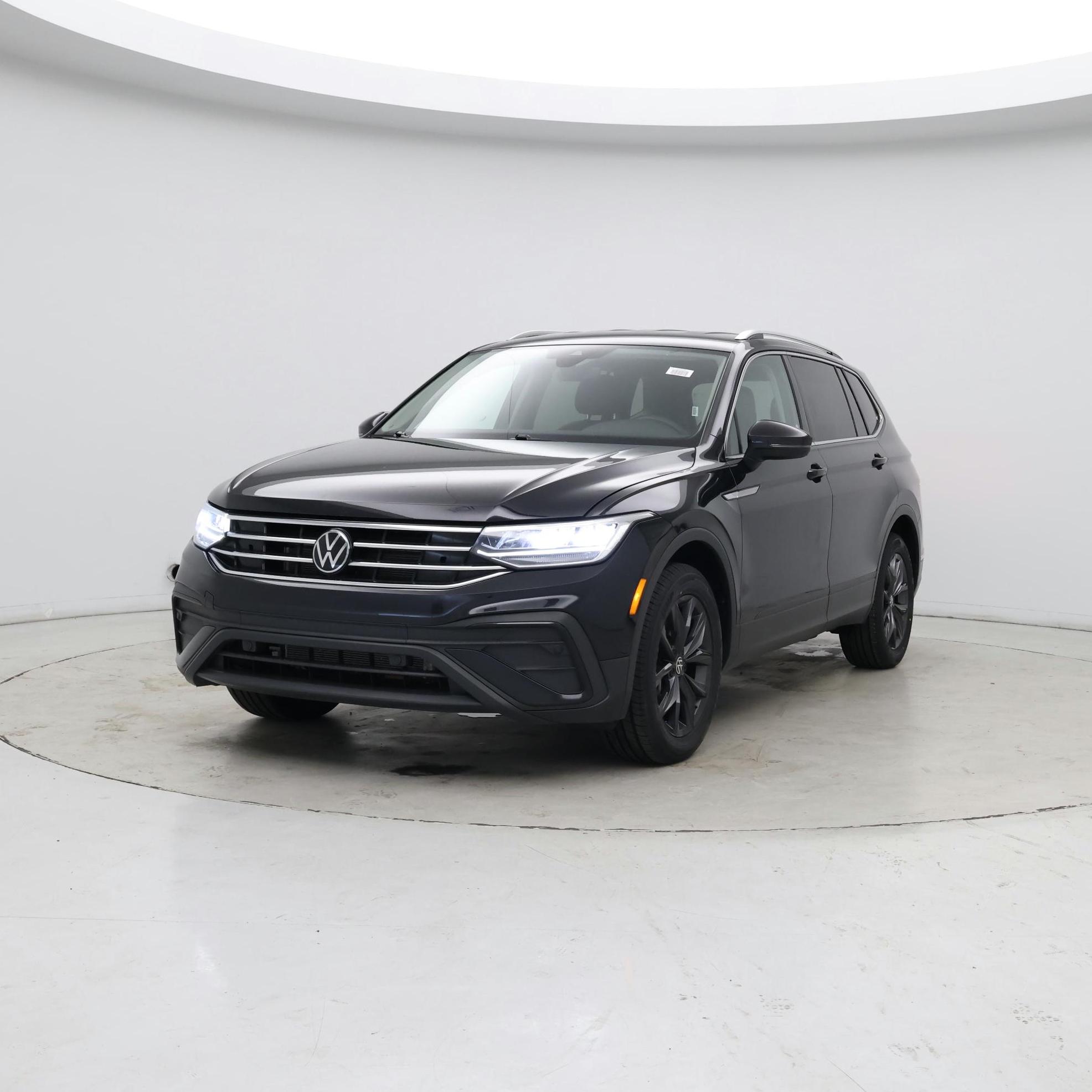 Thumbnail: 2024 Volkswagen Tiguan - 4