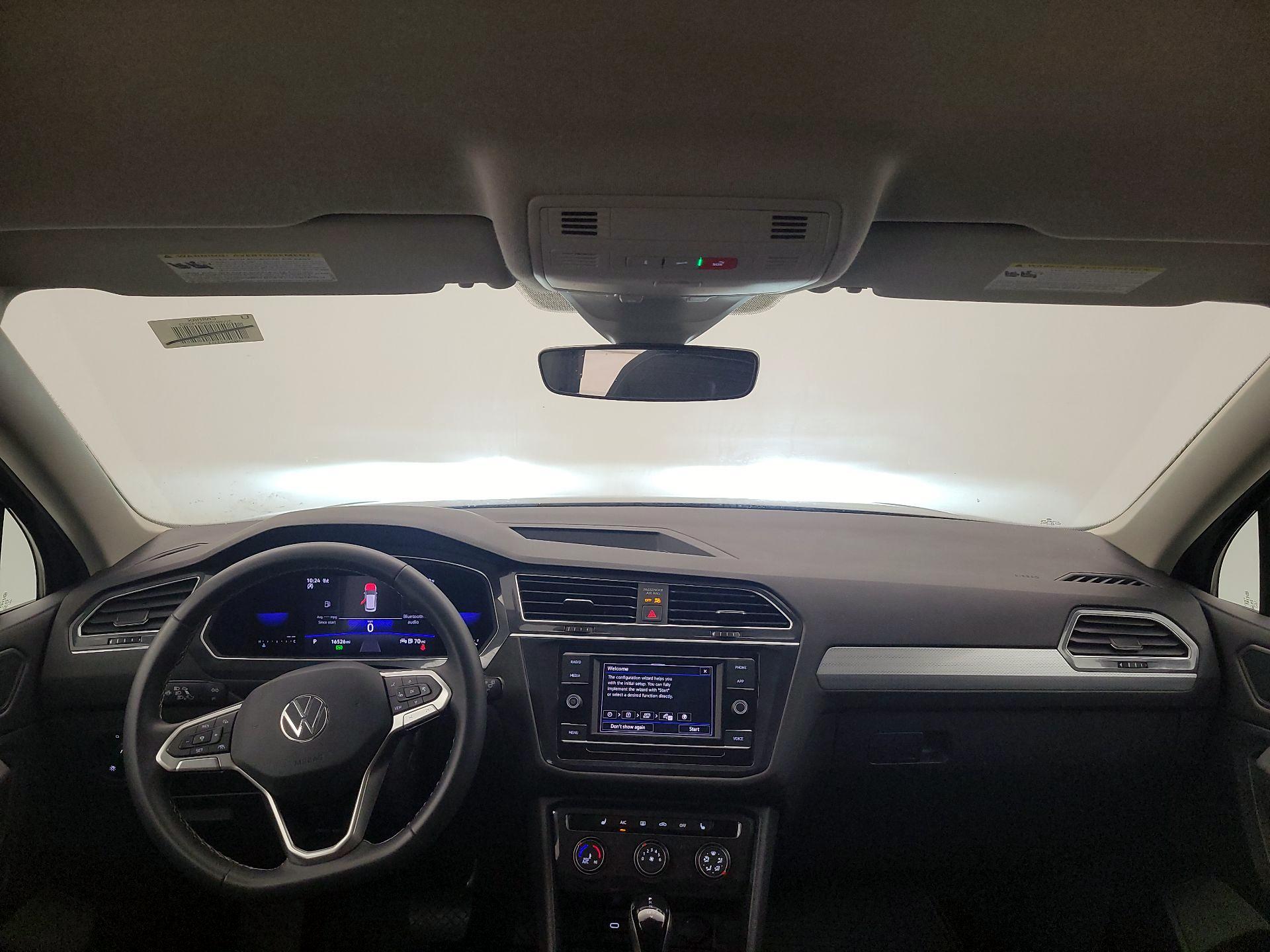 Thumbnail: 2022 Volkswagen Tiguan - 9