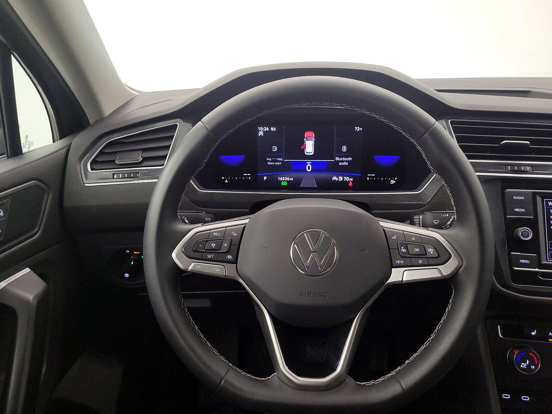 Thumbnail: 2022 Volkswagen Tiguan - 10