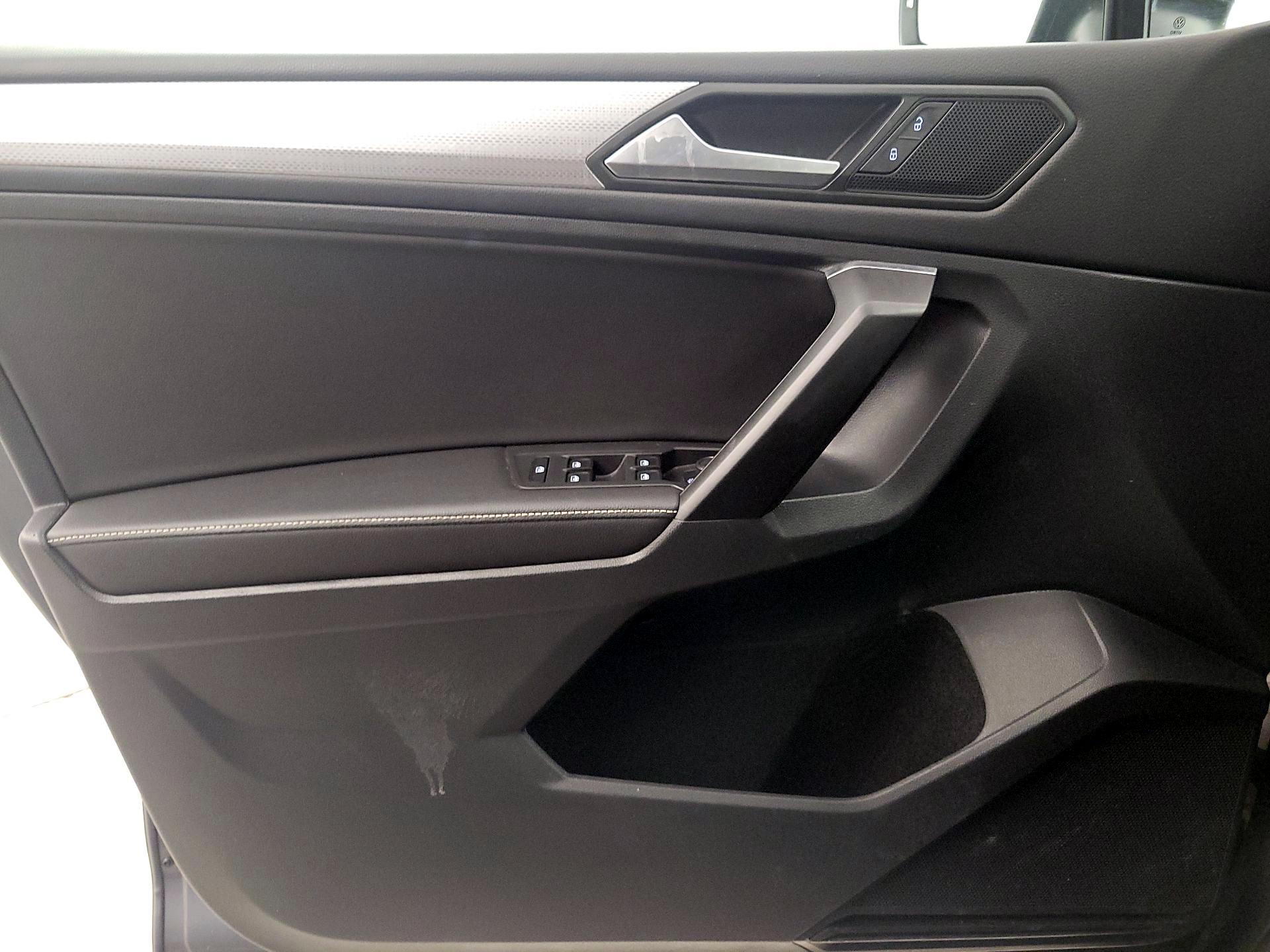 Thumbnail: 2022 Volkswagen Tiguan - 12