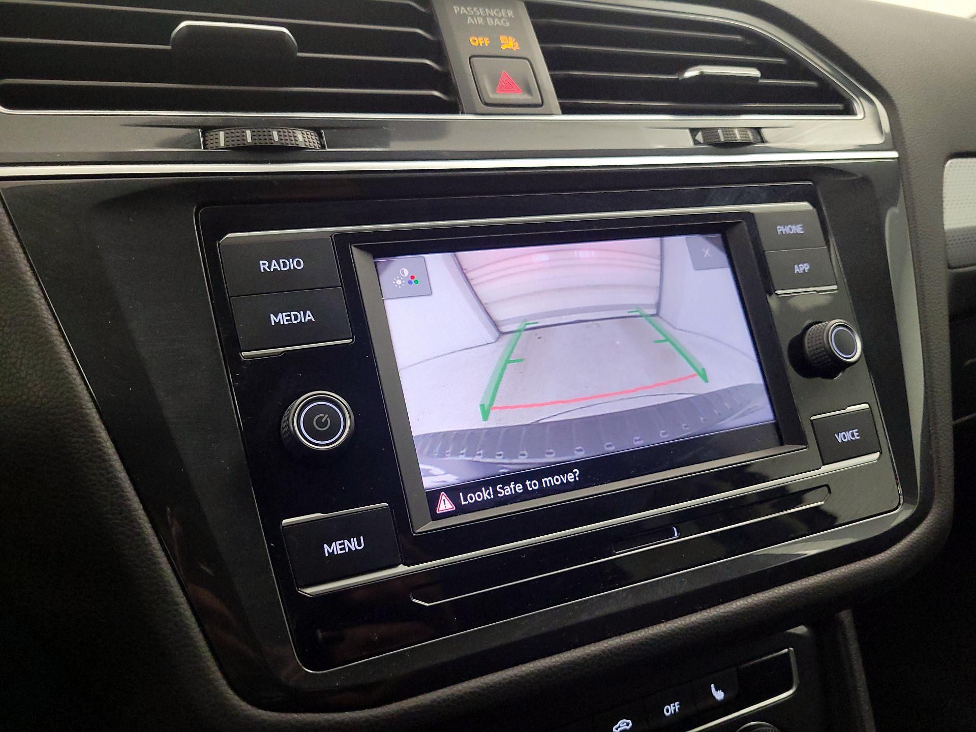 Thumbnail: 2022 Volkswagen Tiguan - 14