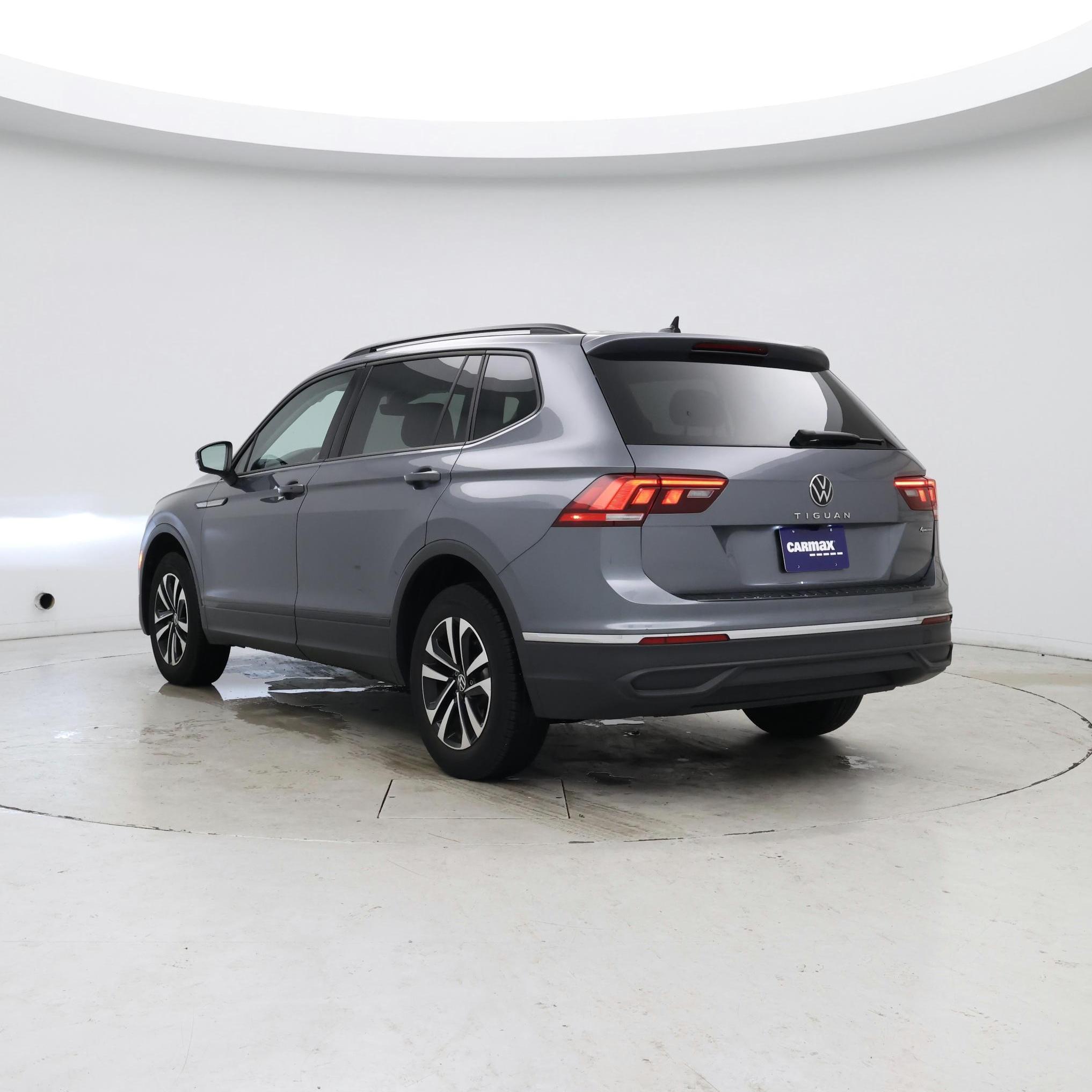 Thumbnail: 2022 Volkswagen Tiguan - 2