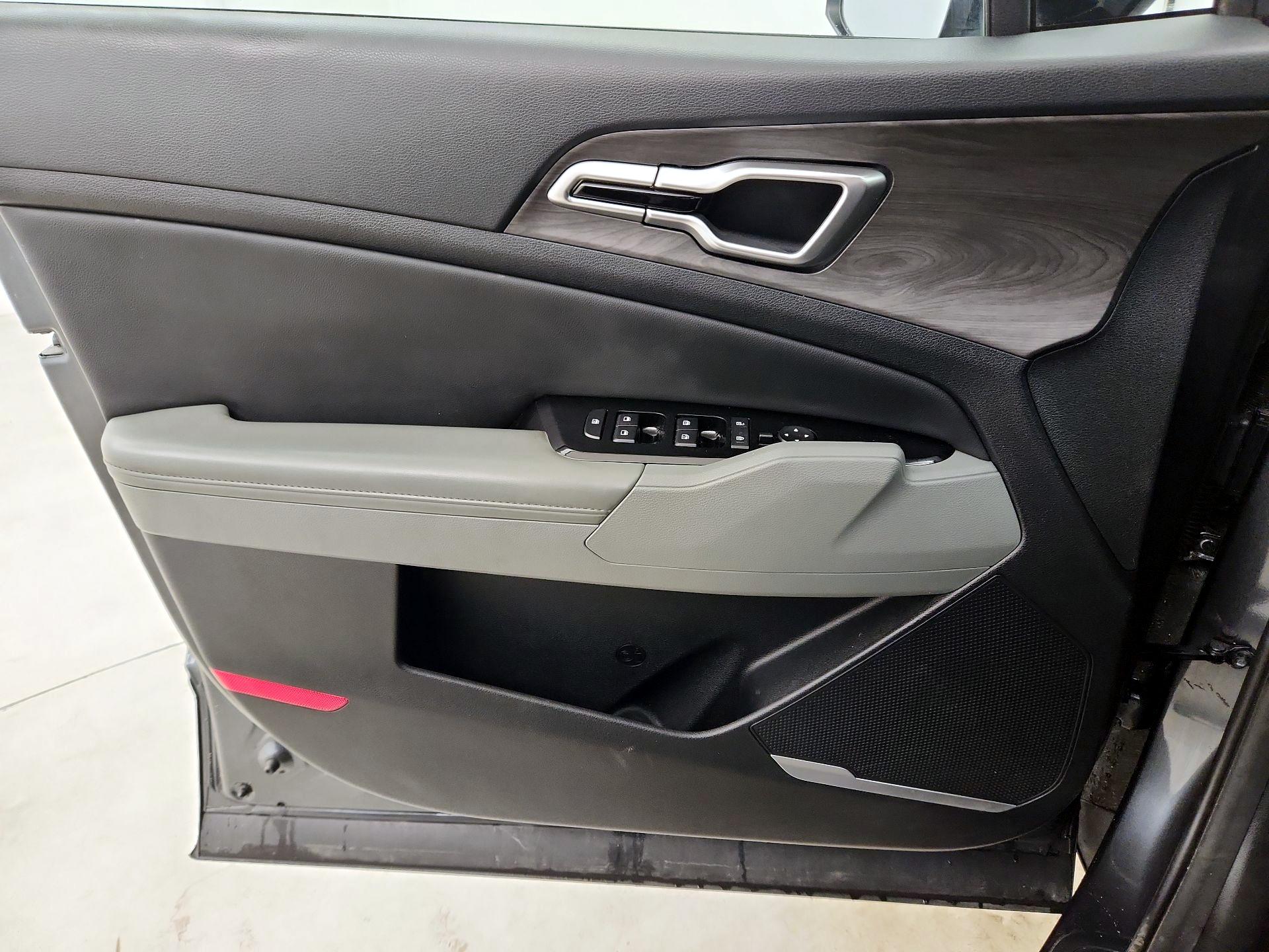 Thumbnail: 2023 Kia Sportage - 10