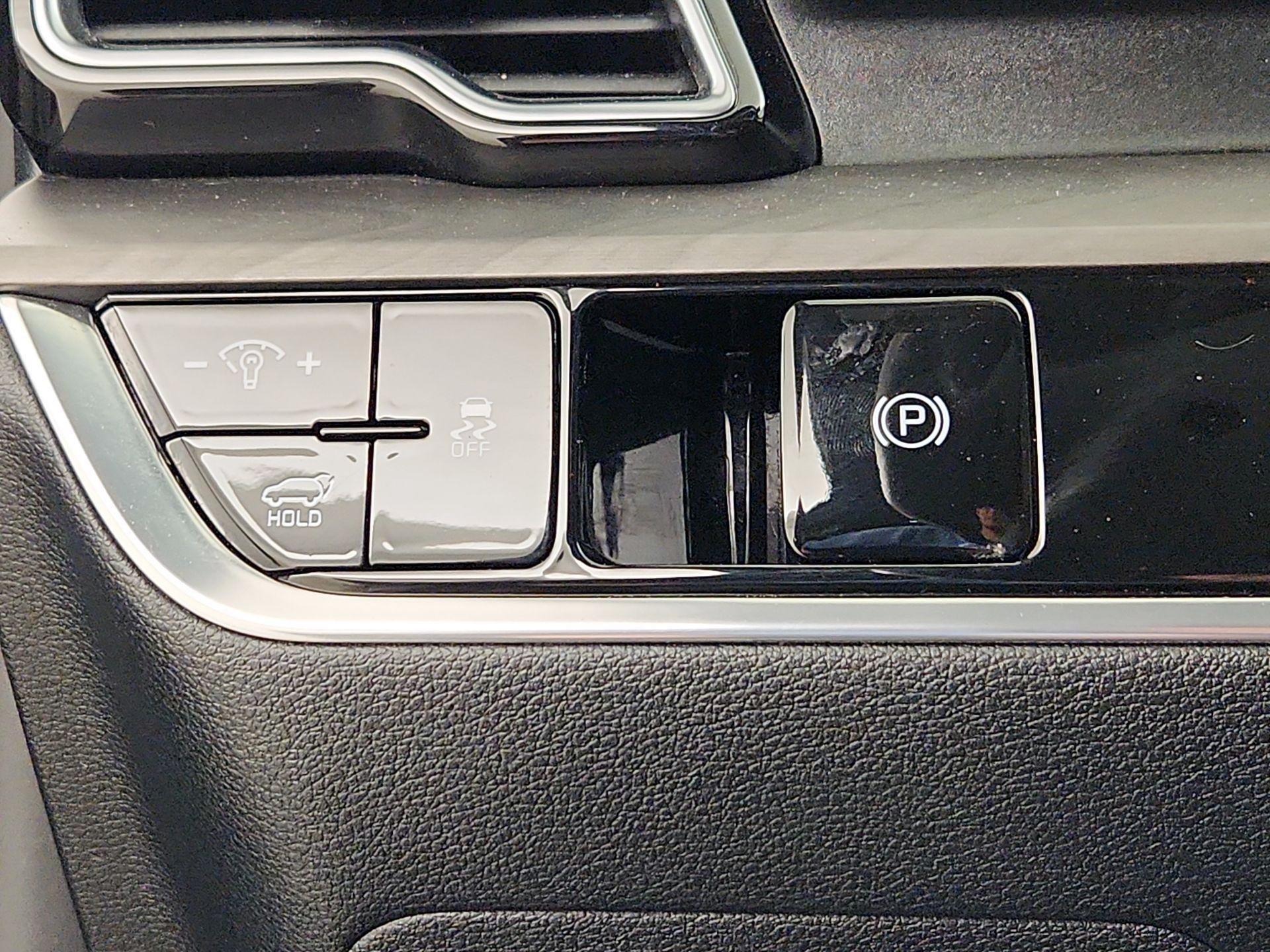 Thumbnail: 2023 Kia Sportage - 11