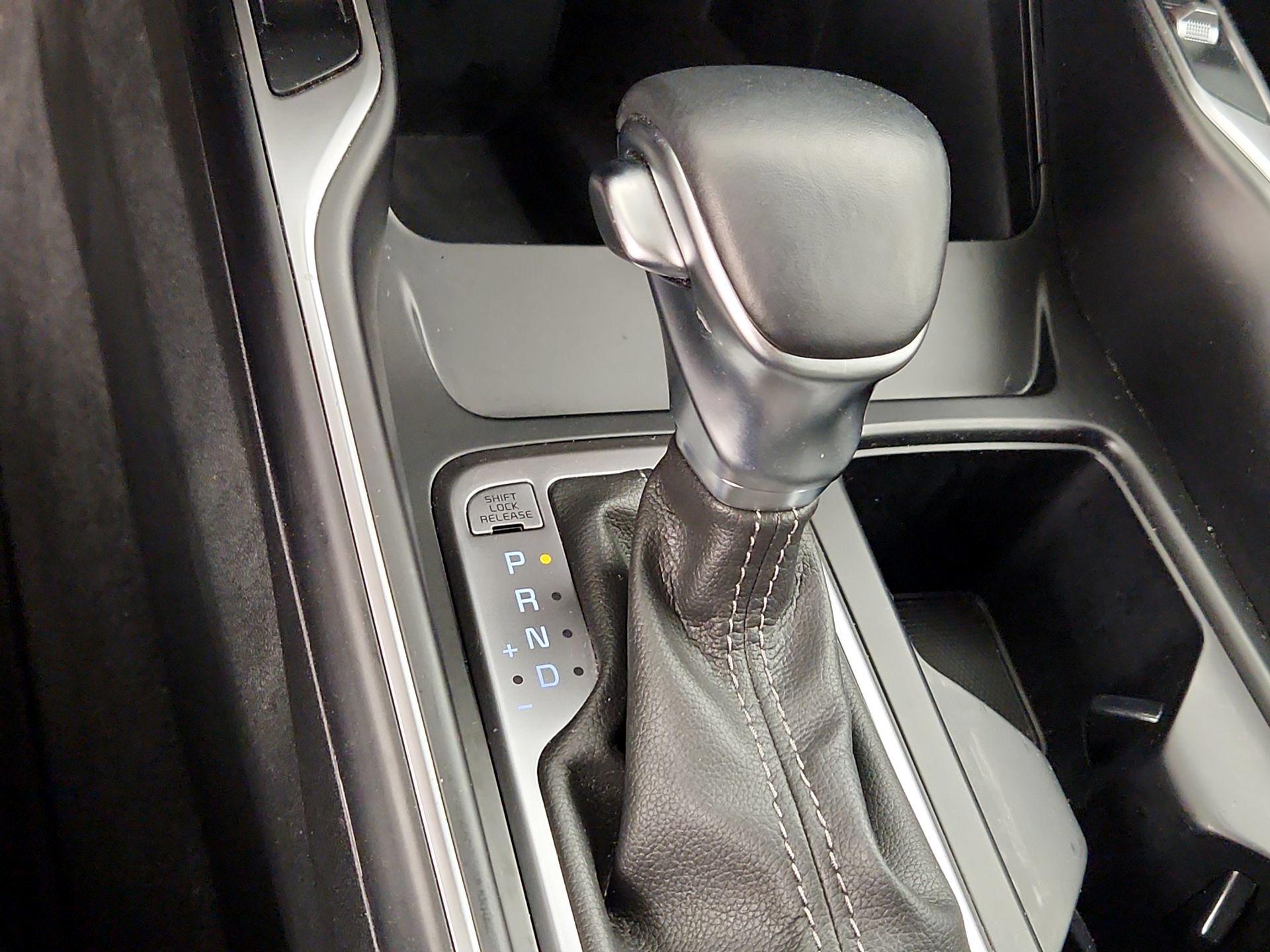 Thumbnail: 2023 Kia Sorento - 16