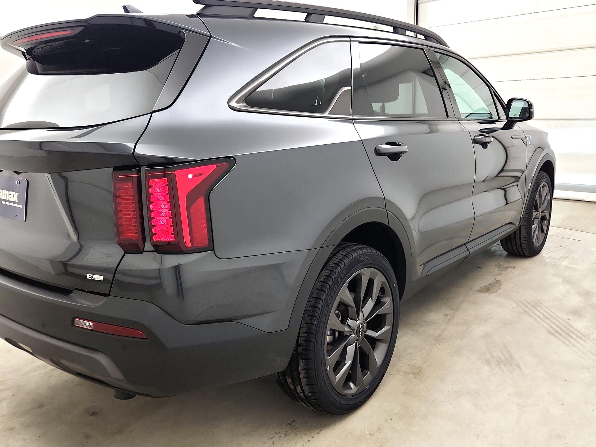 Thumbnail: 2023 Kia Sorento - 5