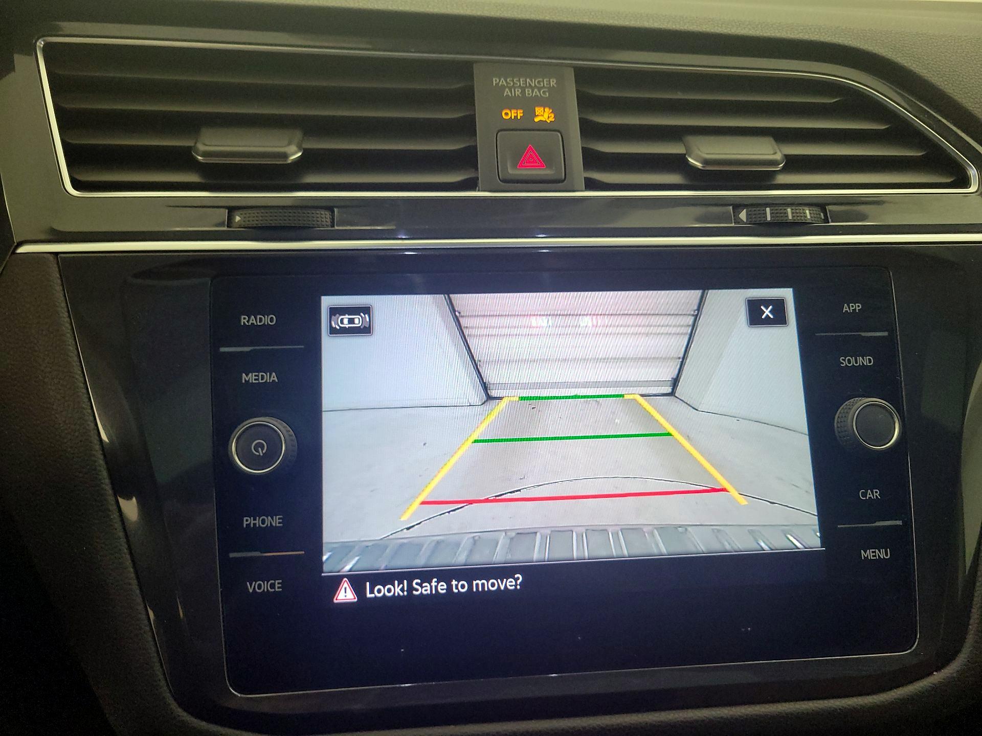 Thumbnail: 2023 Volkswagen Tiguan - 14