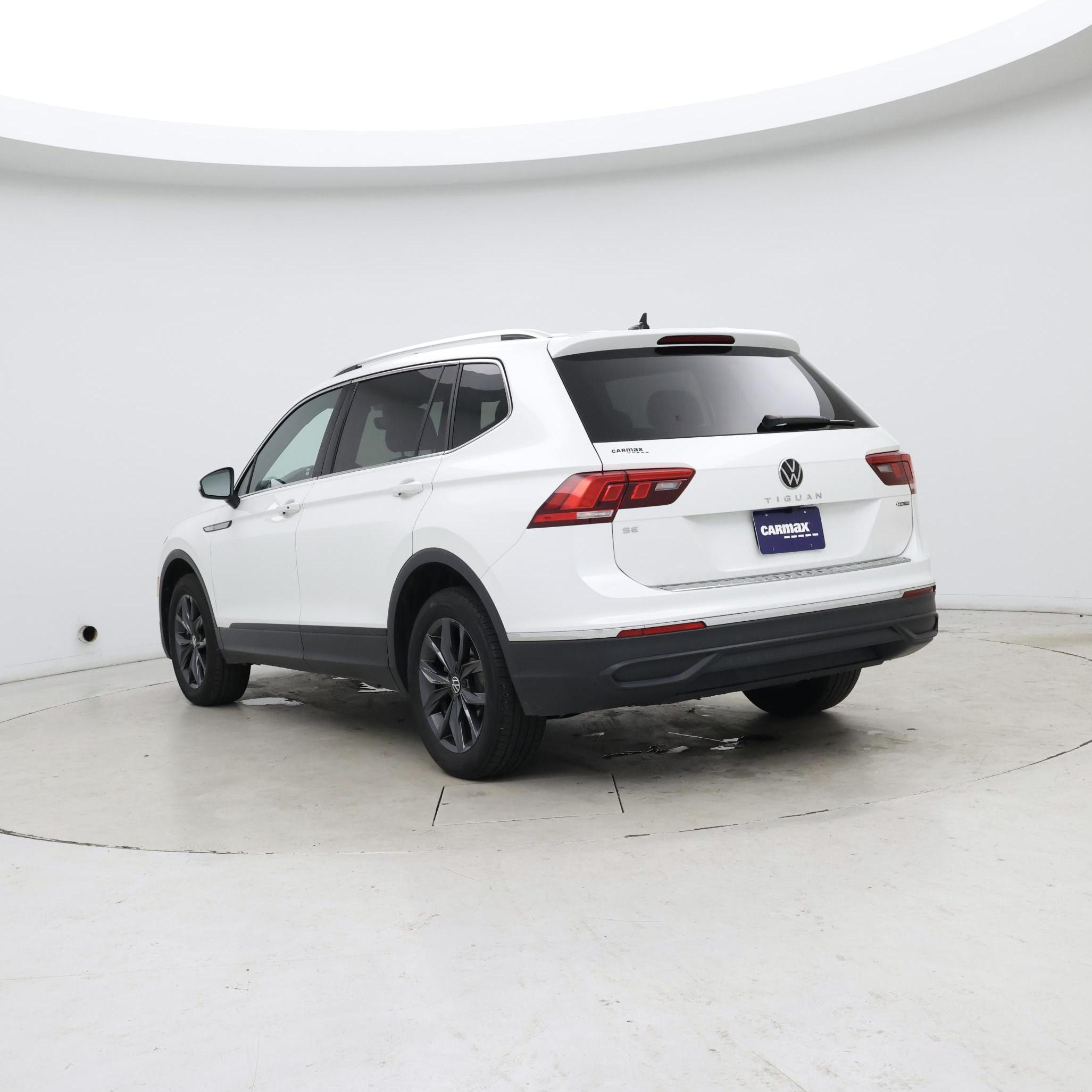 Thumbnail: 2023 Volkswagen Tiguan - 2