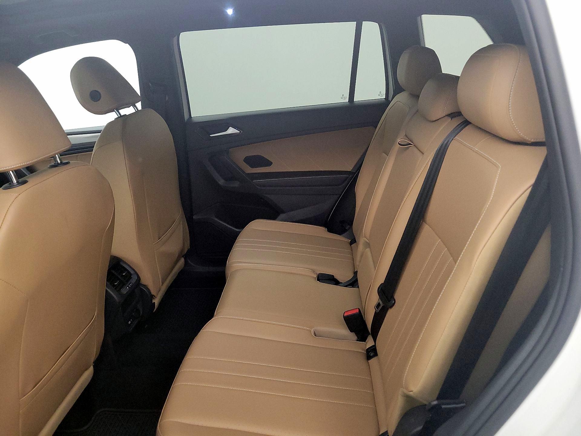 Thumbnail: 2023 Volkswagen Tiguan - 19