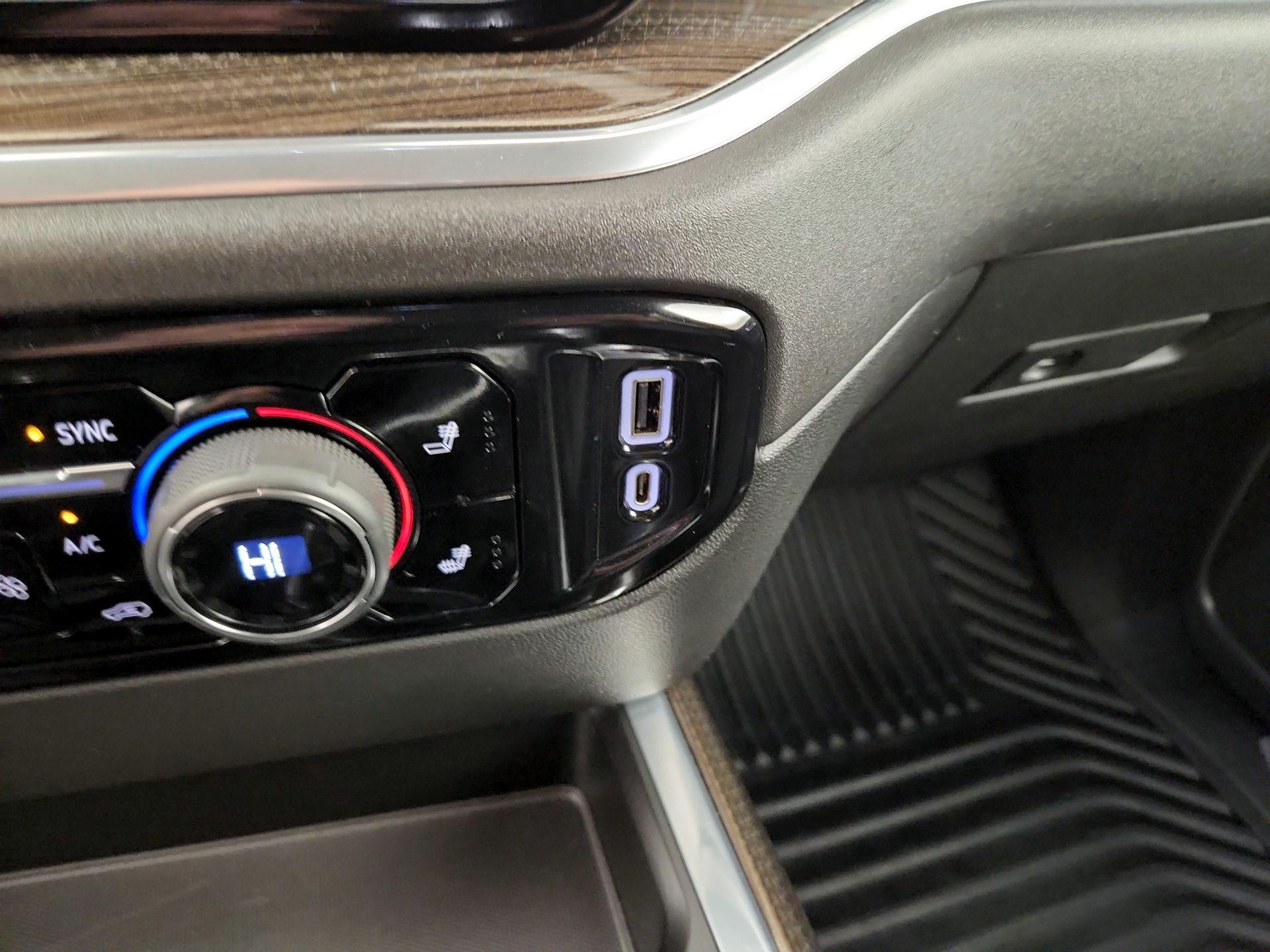 Thumbnail: 2022 Chevrolet Silverado 1500 - 16