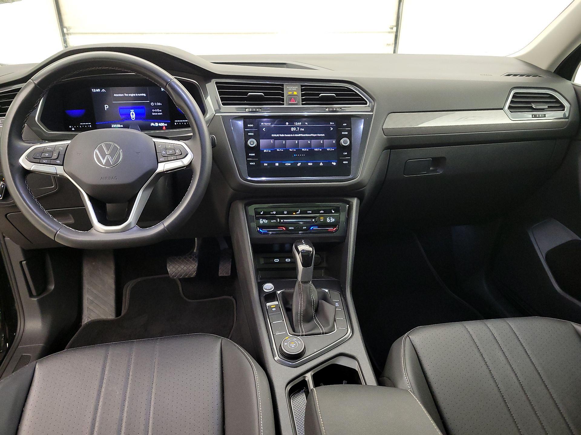 Thumbnail: 2023 Volkswagen Tiguan - 9