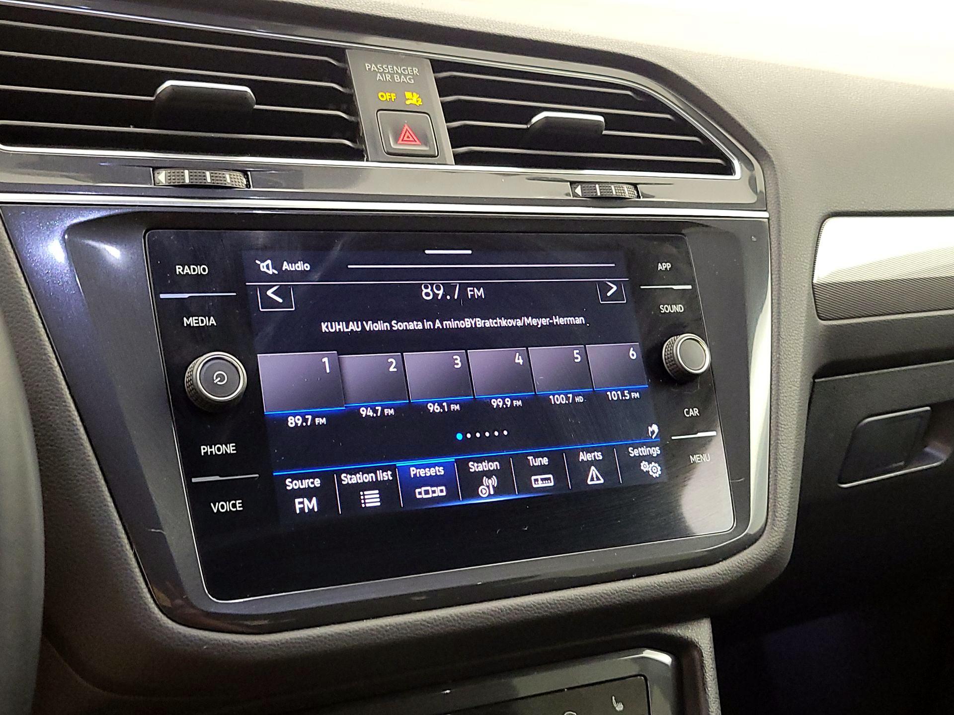 Thumbnail: 2023 Volkswagen Tiguan - 15