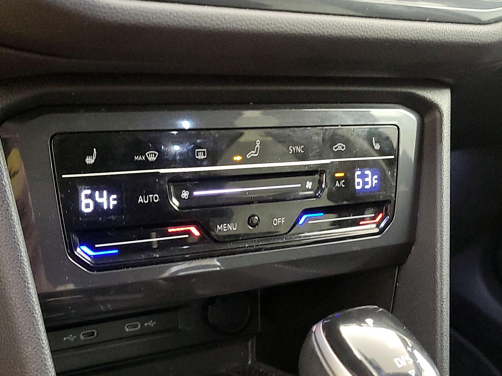 Thumbnail: 2023 Volkswagen Tiguan - 16