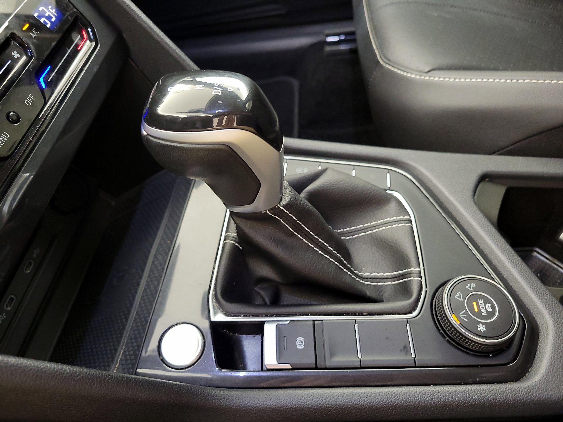 Thumbnail: 2023 Volkswagen Tiguan - 17