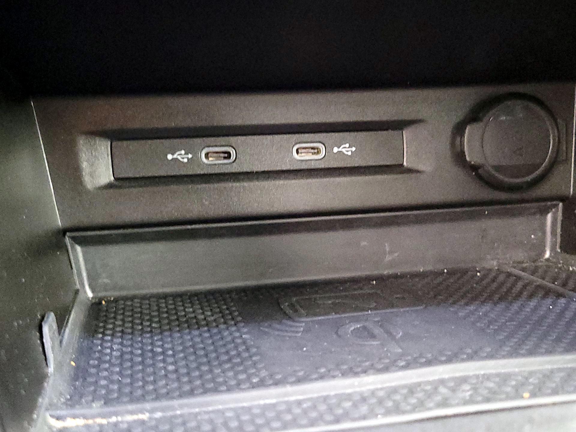 Thumbnail: 2023 Volkswagen Tiguan - 18