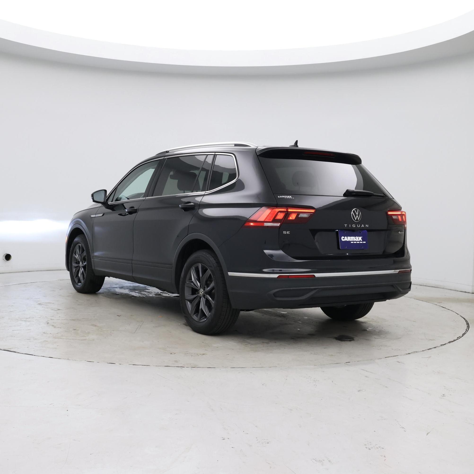 Thumbnail: 2023 Volkswagen Tiguan - 2