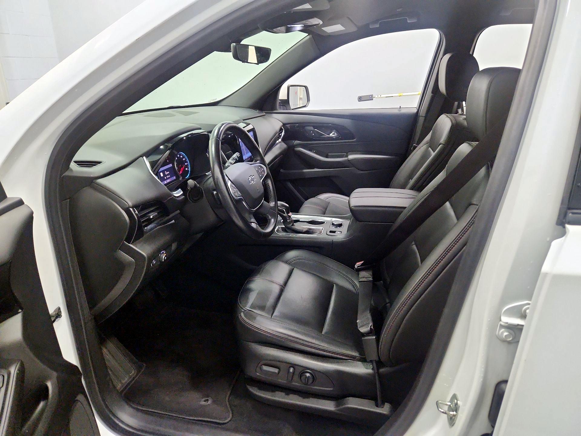 Thumbnail: 2022 Chevrolet Traverse - 11