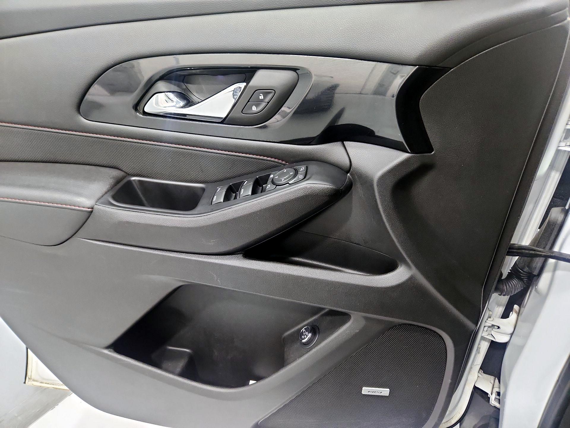 Thumbnail: 2022 Chevrolet Traverse - 12