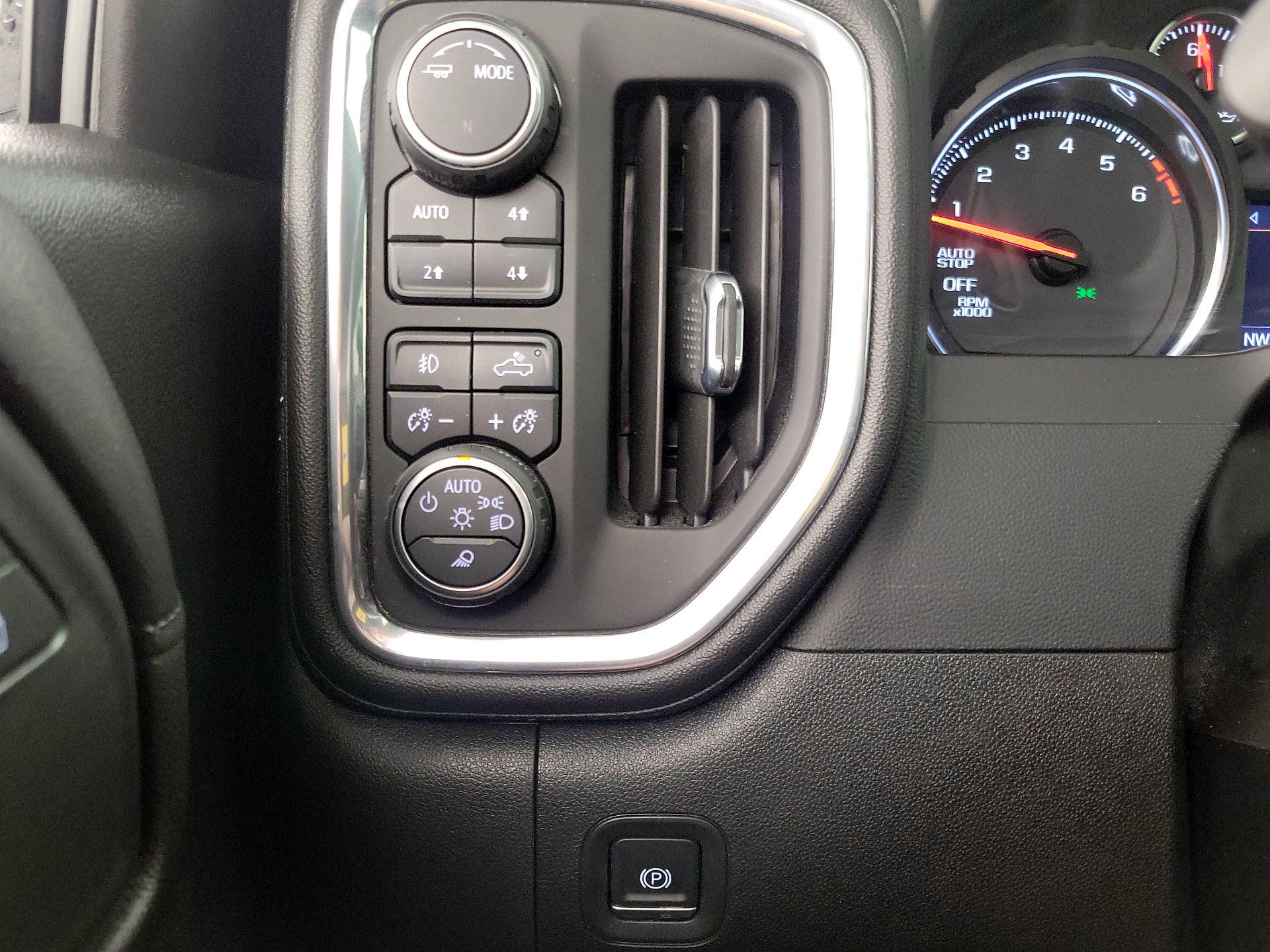 Thumbnail: 2021 Chevrolet Silverado 1500 - 13