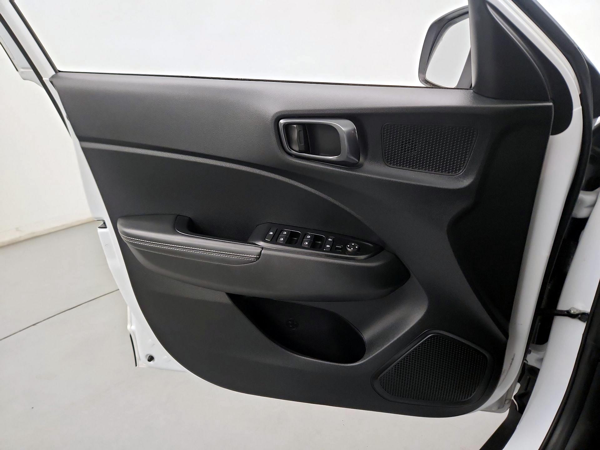 Thumbnail: 2023 Hyundai Venue - 12