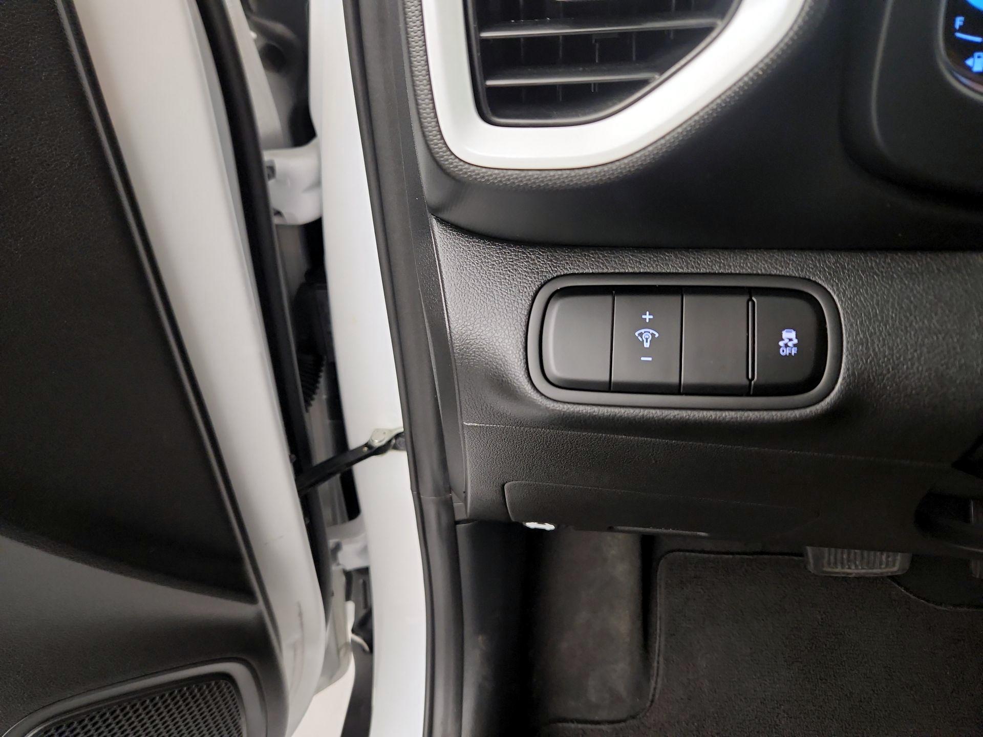 Thumbnail: 2023 Hyundai Venue - 13