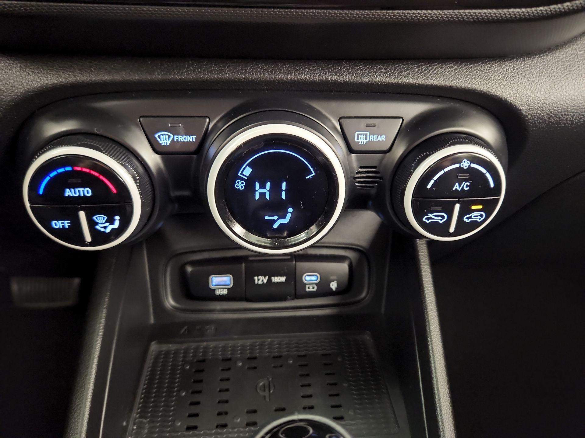 Thumbnail: 2023 Hyundai Venue - 17