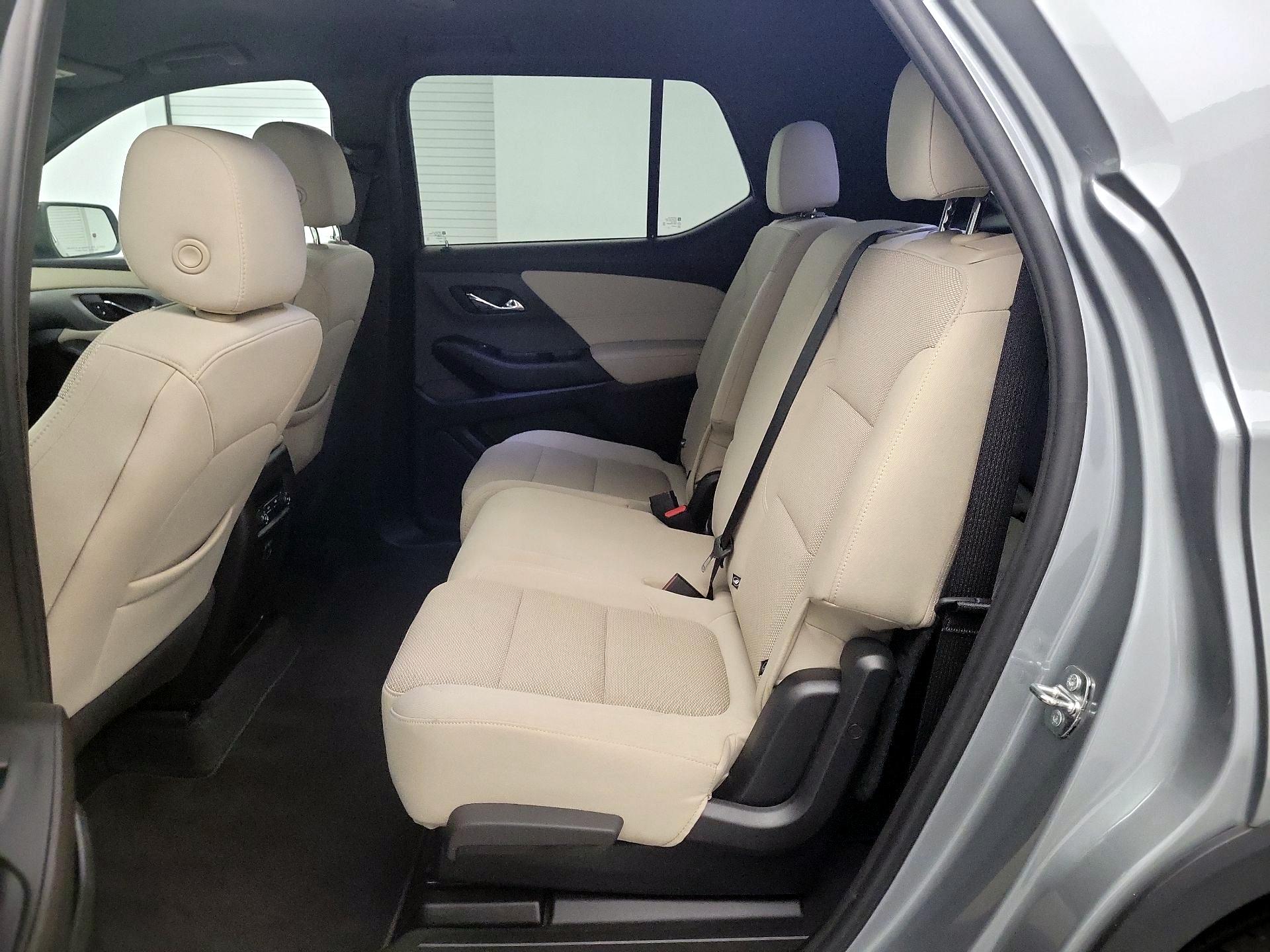 Thumbnail: 2023 Chevrolet Traverse - 17