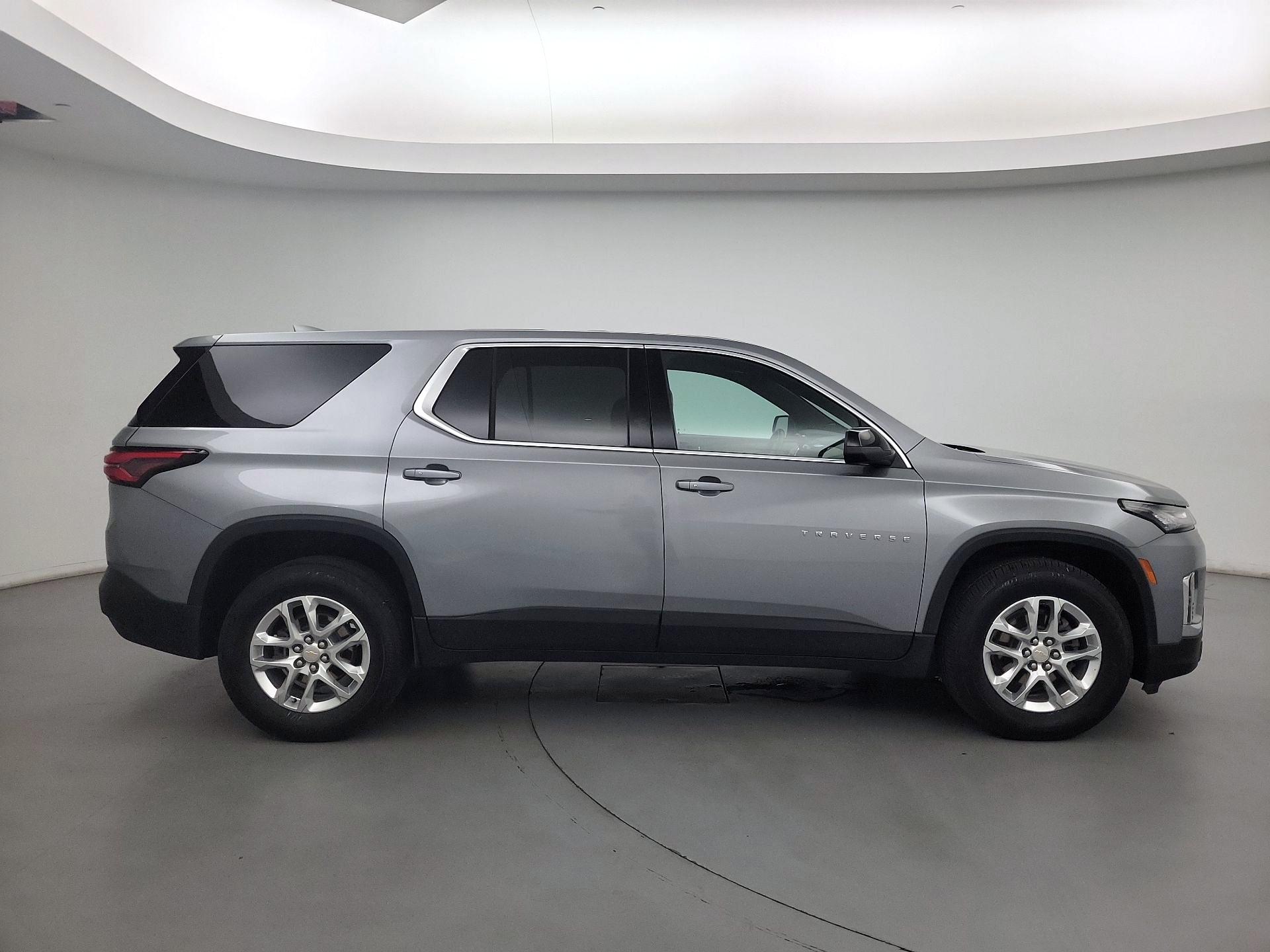 Thumbnail: 2023 Chevrolet Traverse - 4