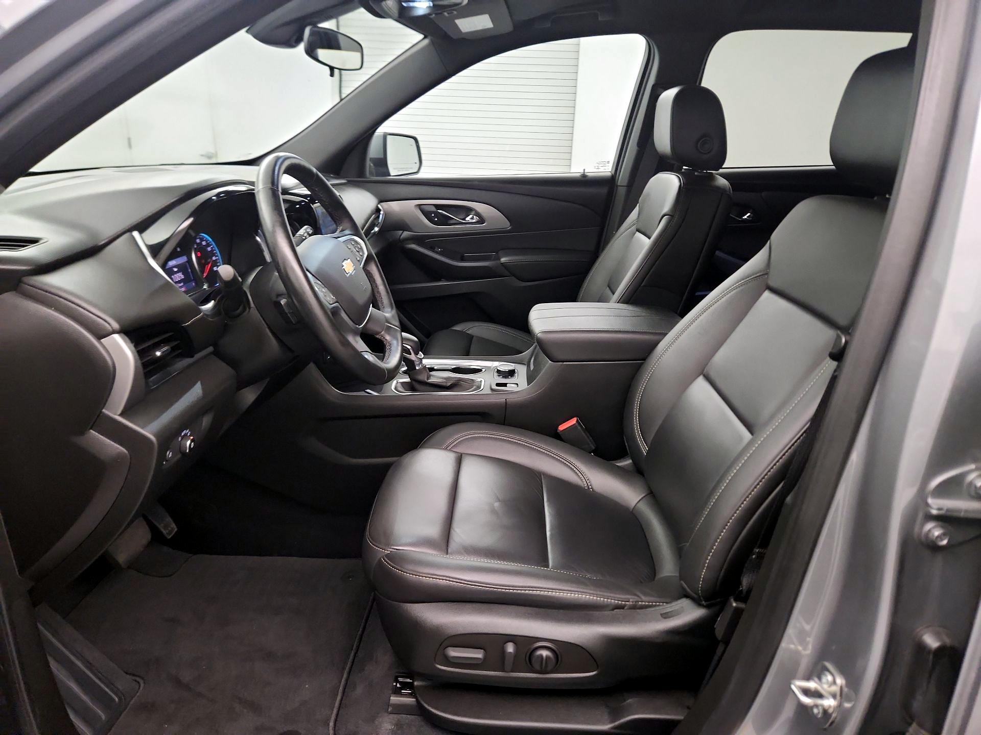 Thumbnail: 2023 Chevrolet Traverse - 9