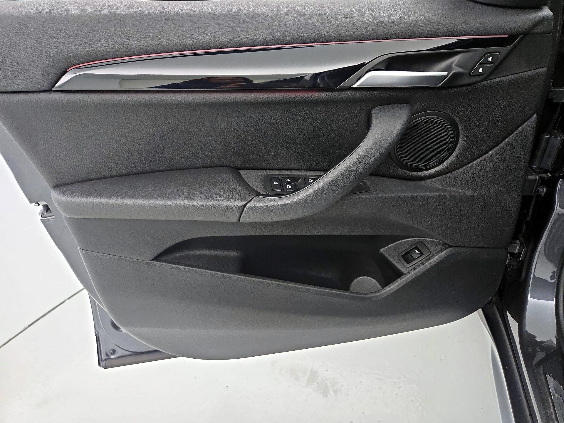 Thumbnail: 2021 BMW X1 - 12