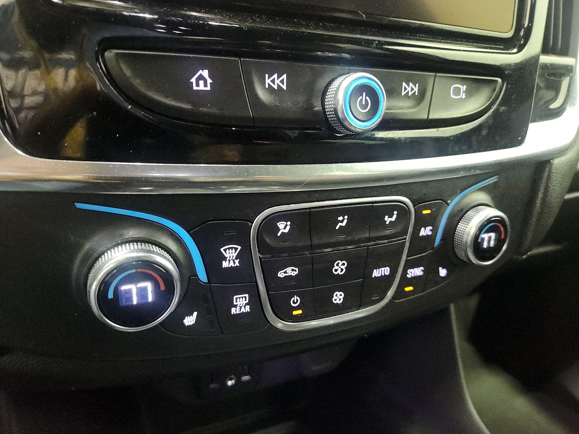 Thumbnail: 2023 Chevrolet Traverse - 16