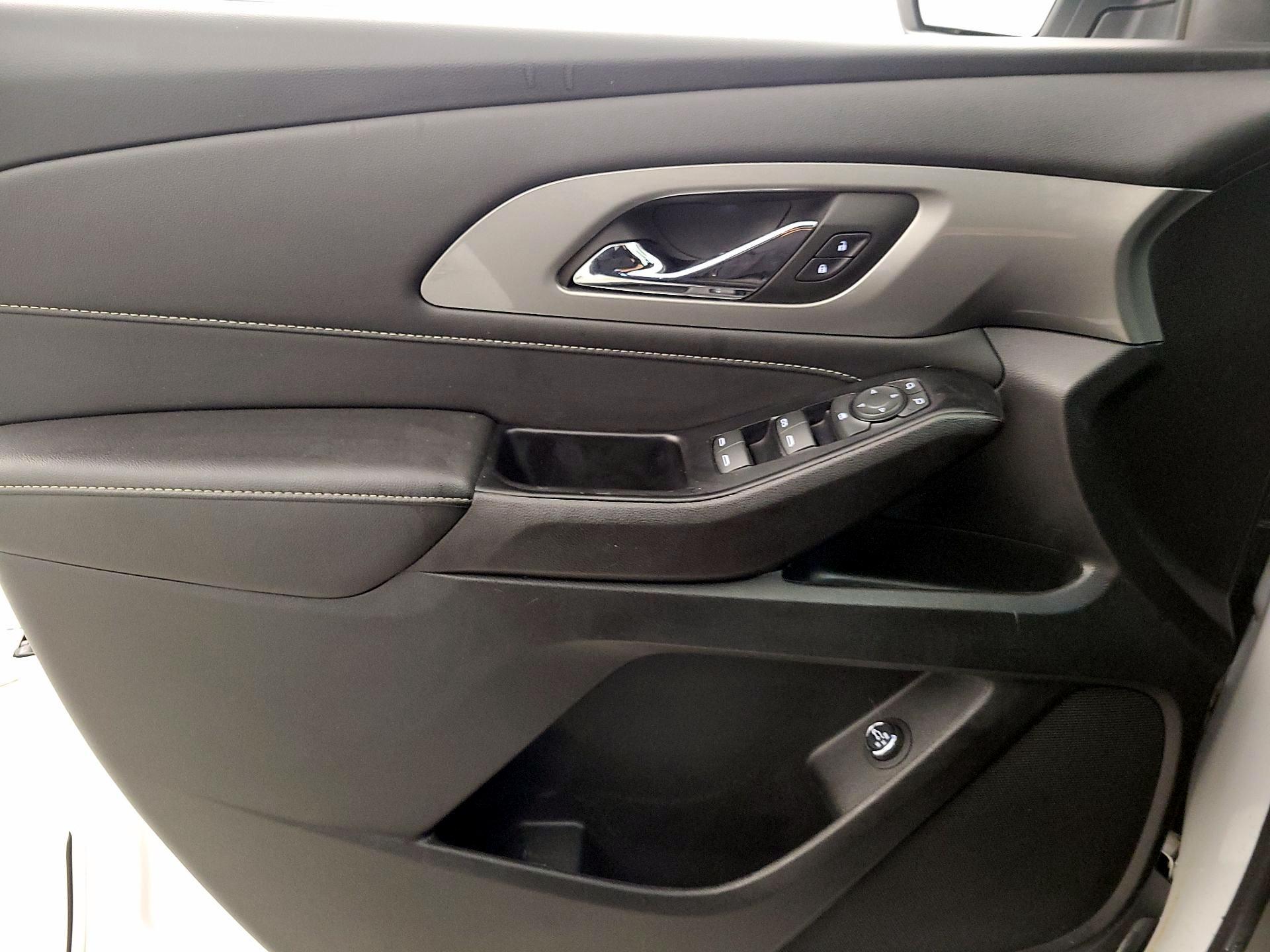 Thumbnail: 2023 Chevrolet Traverse - 12