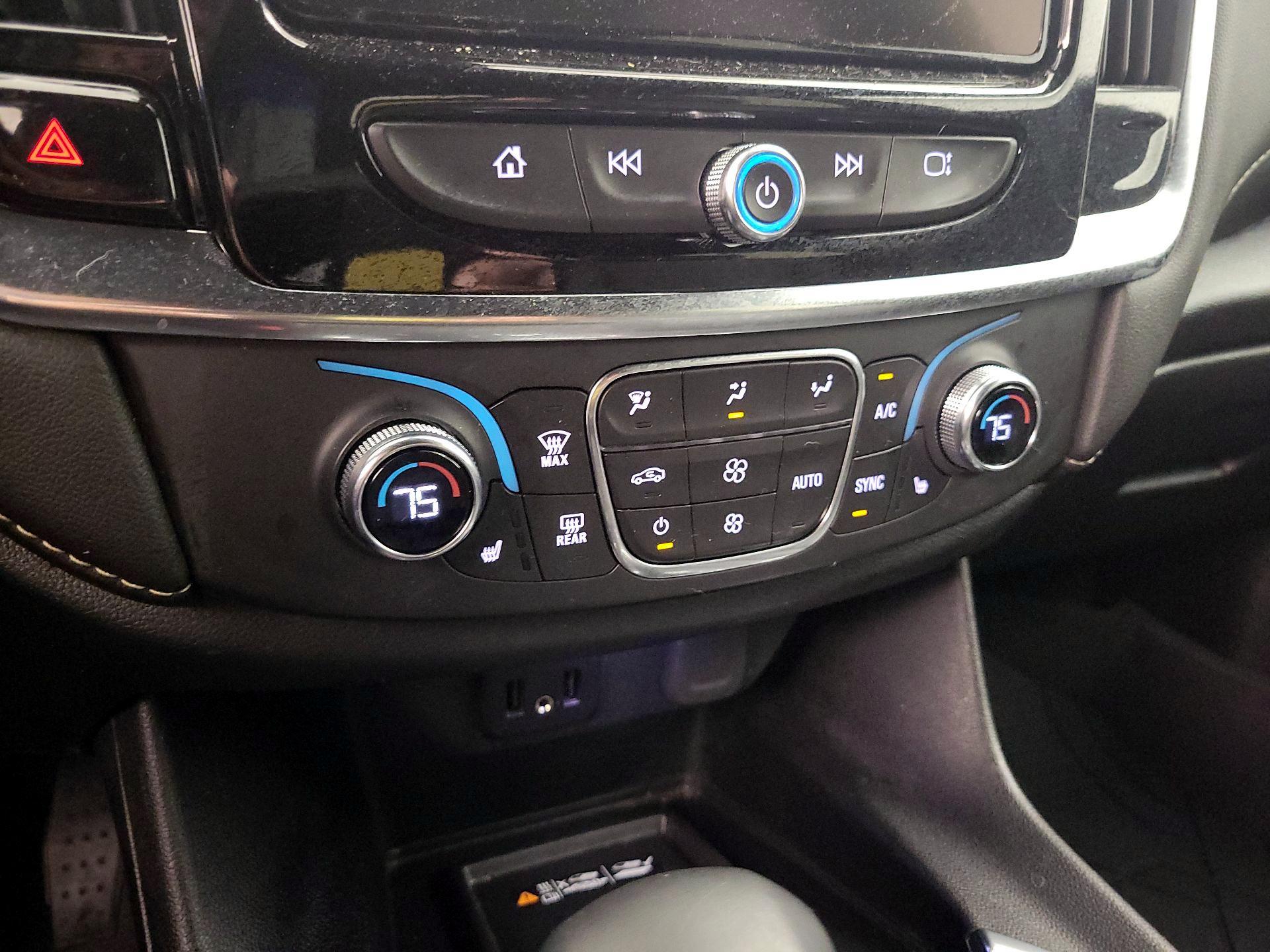 Thumbnail: 2023 Chevrolet Traverse - 16